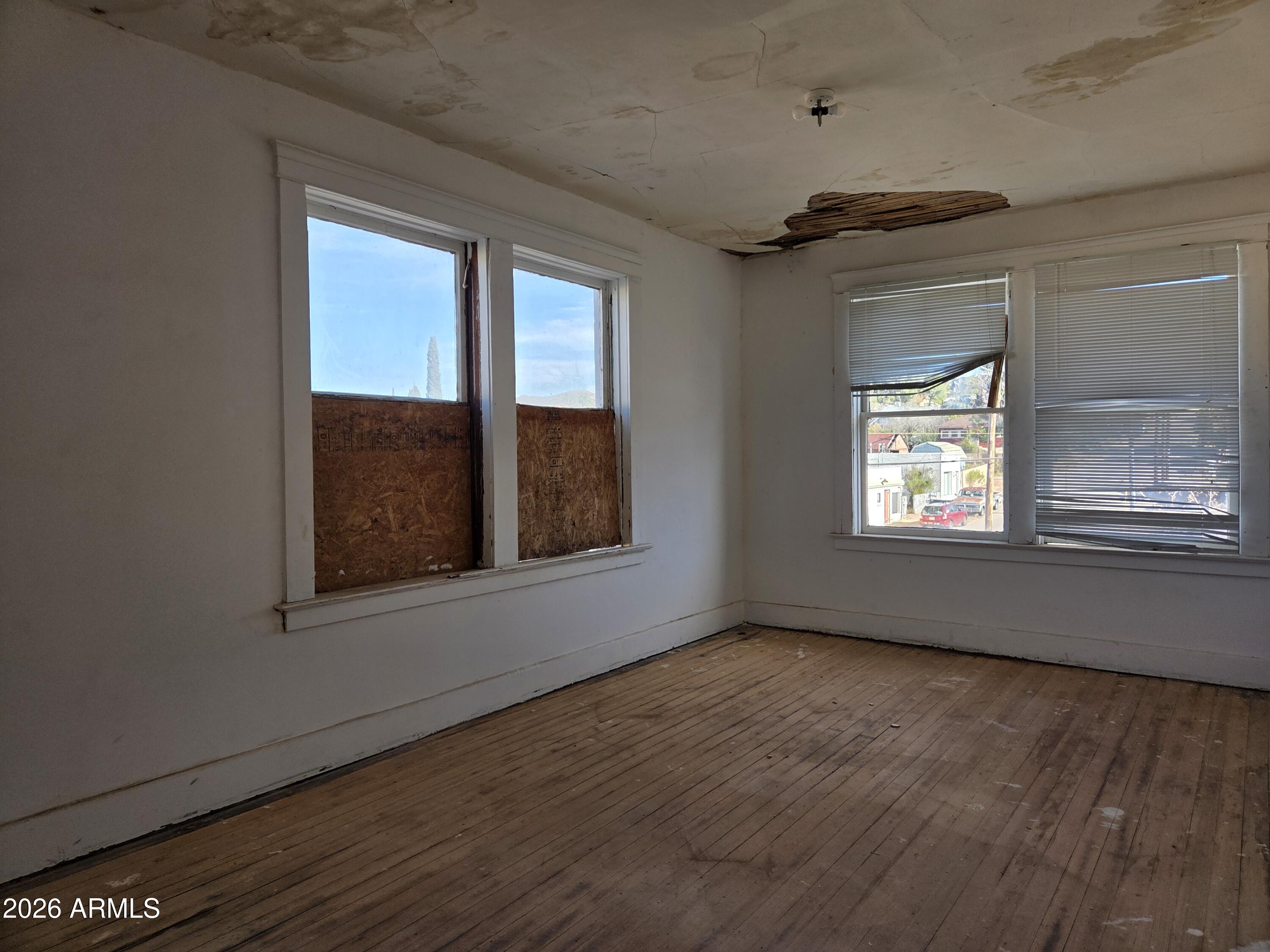 Warren - Commercial Sale