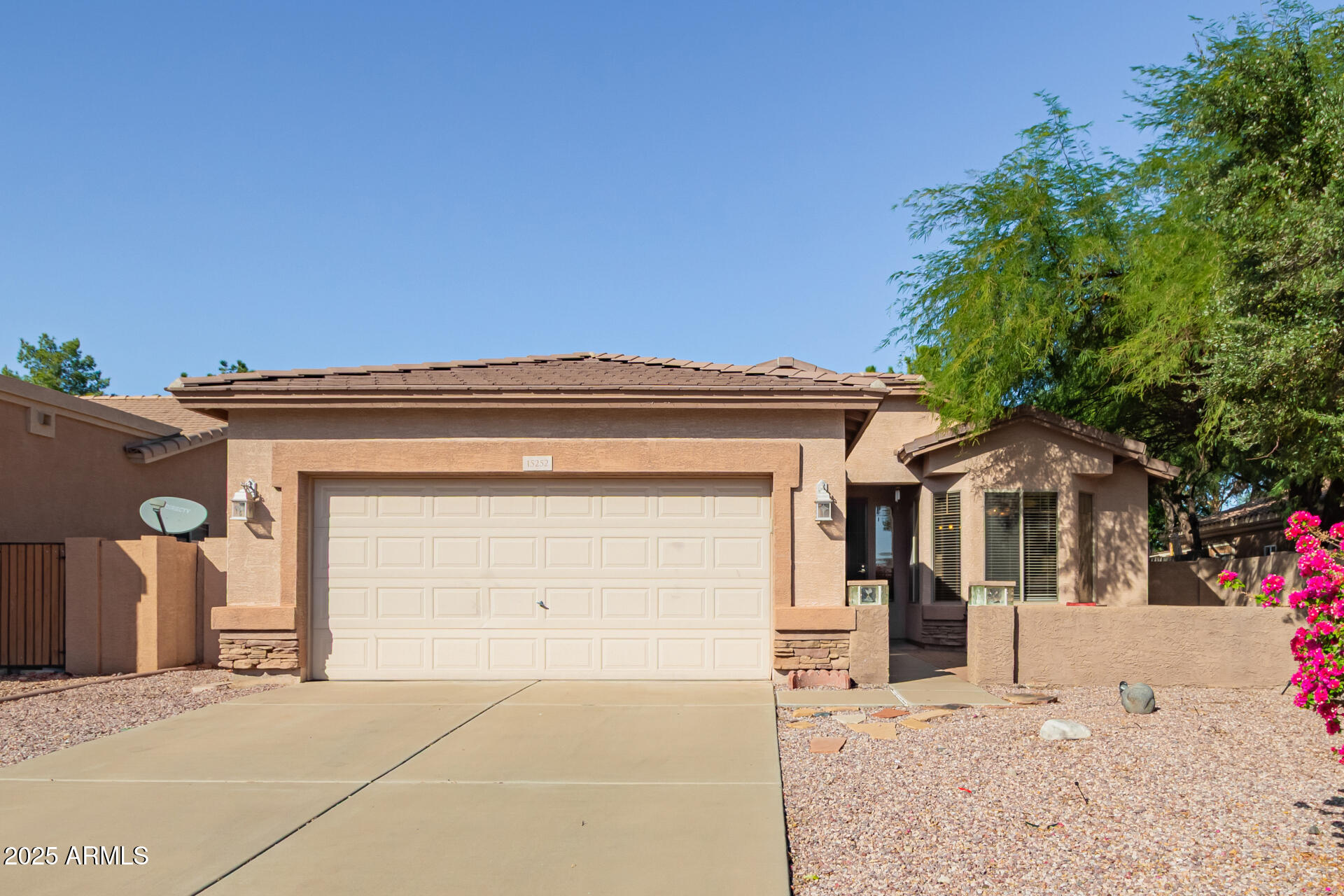 15252 W COUNTRY GABLES Drive