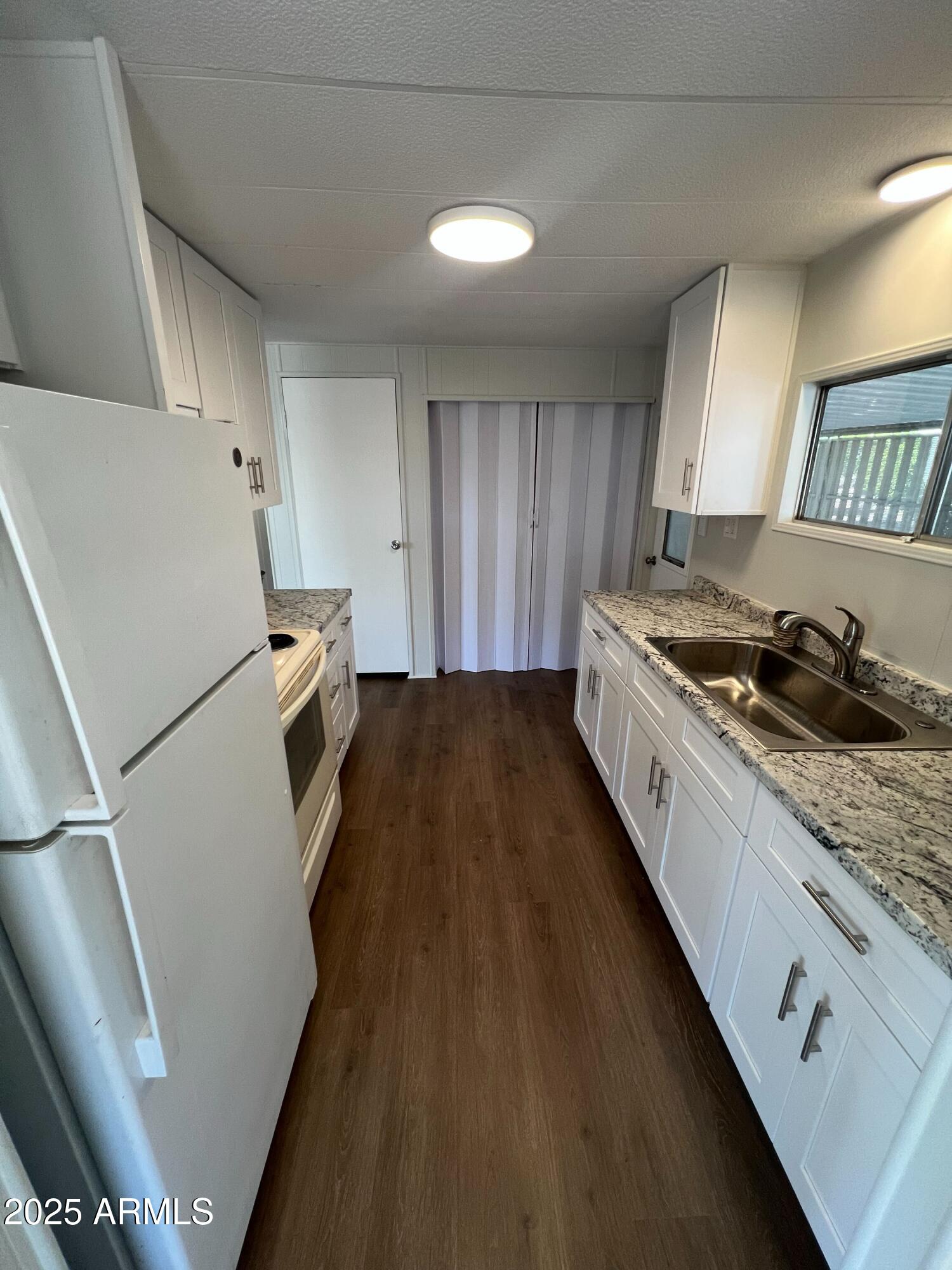 8220 E DESERT Trail