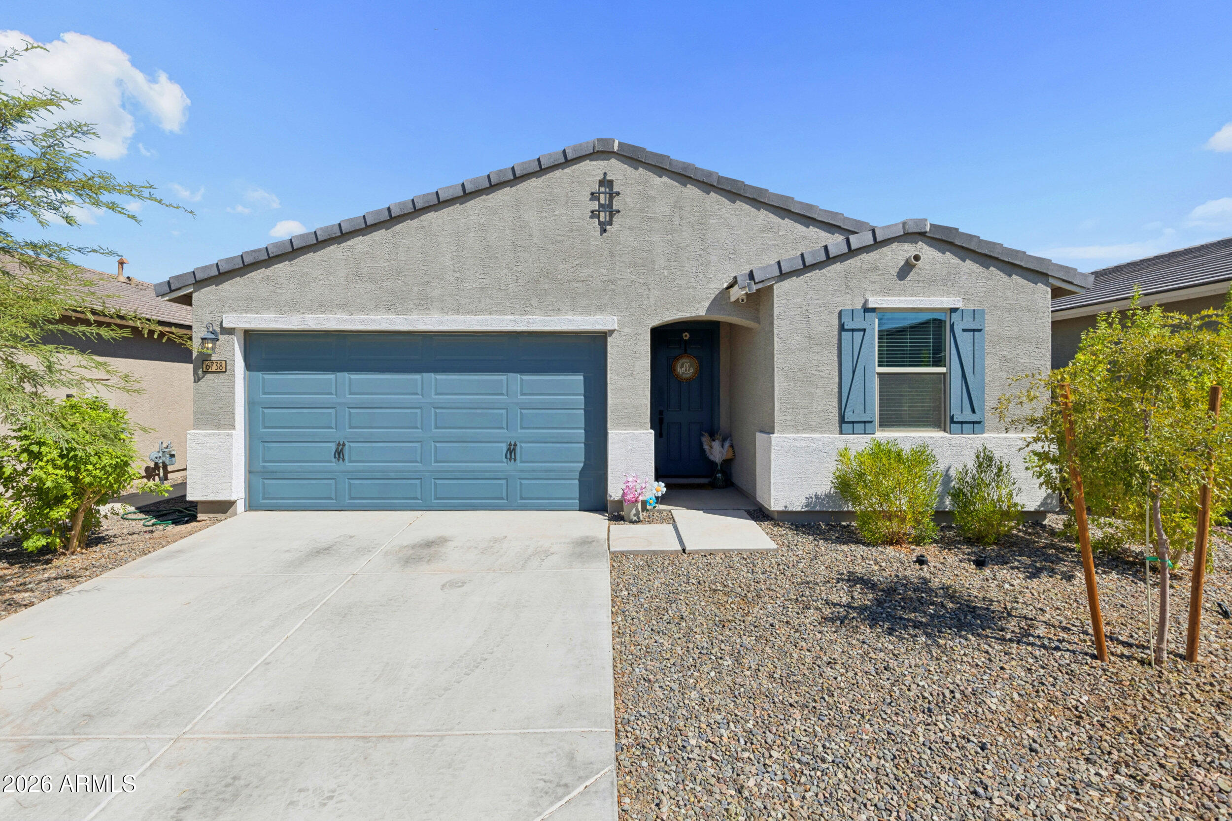 6738 W VALLEY VIEW Drive
