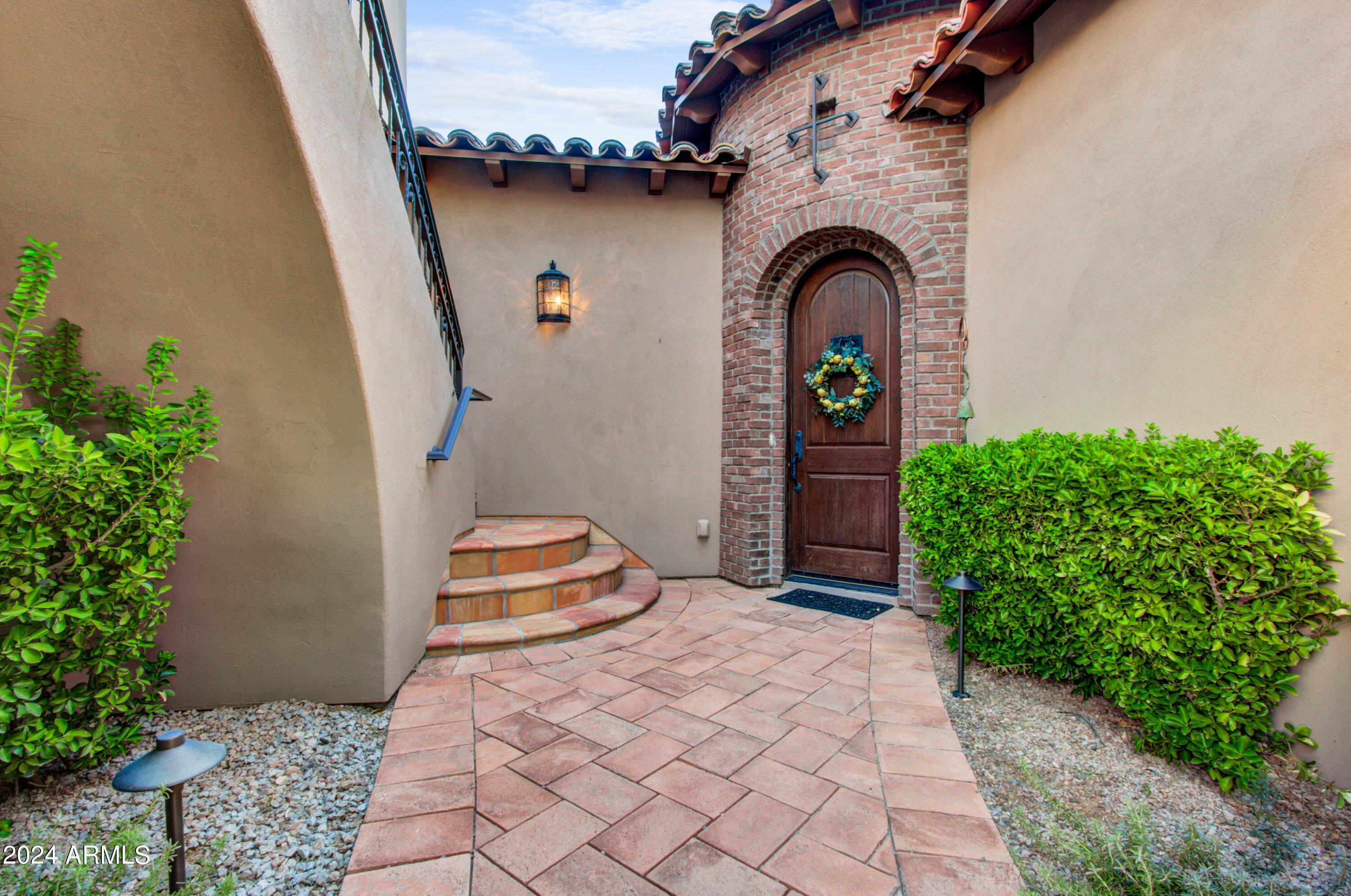 3129 S HONEYSUCKLE Court