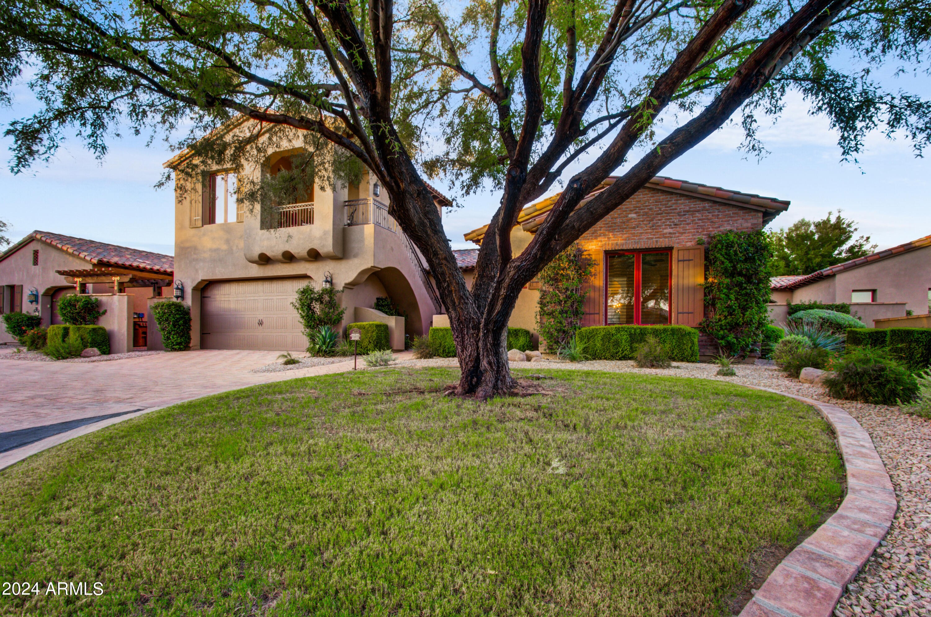 3129 S HONEYSUCKLE Court