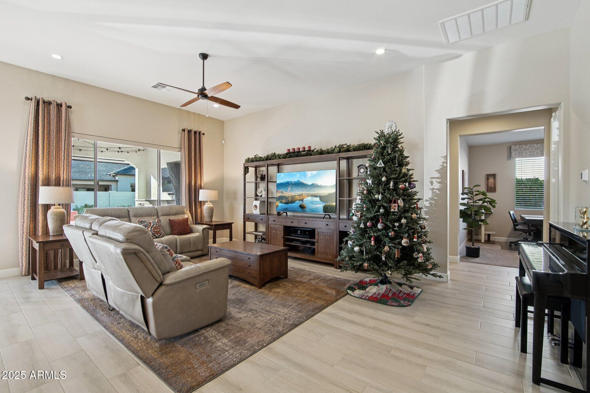 16813 W BERKELEY Road