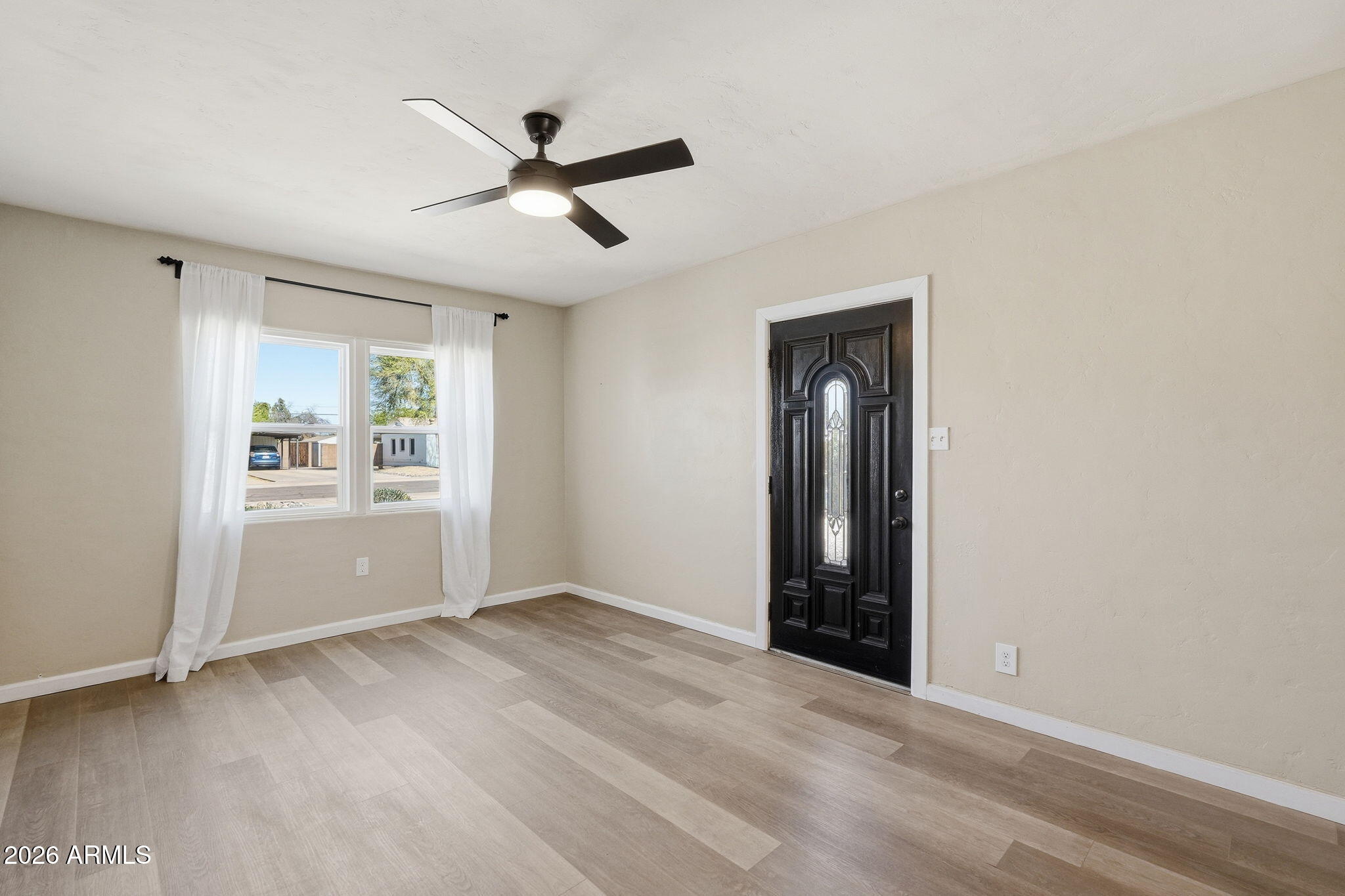 1721 W WELDON Avenue