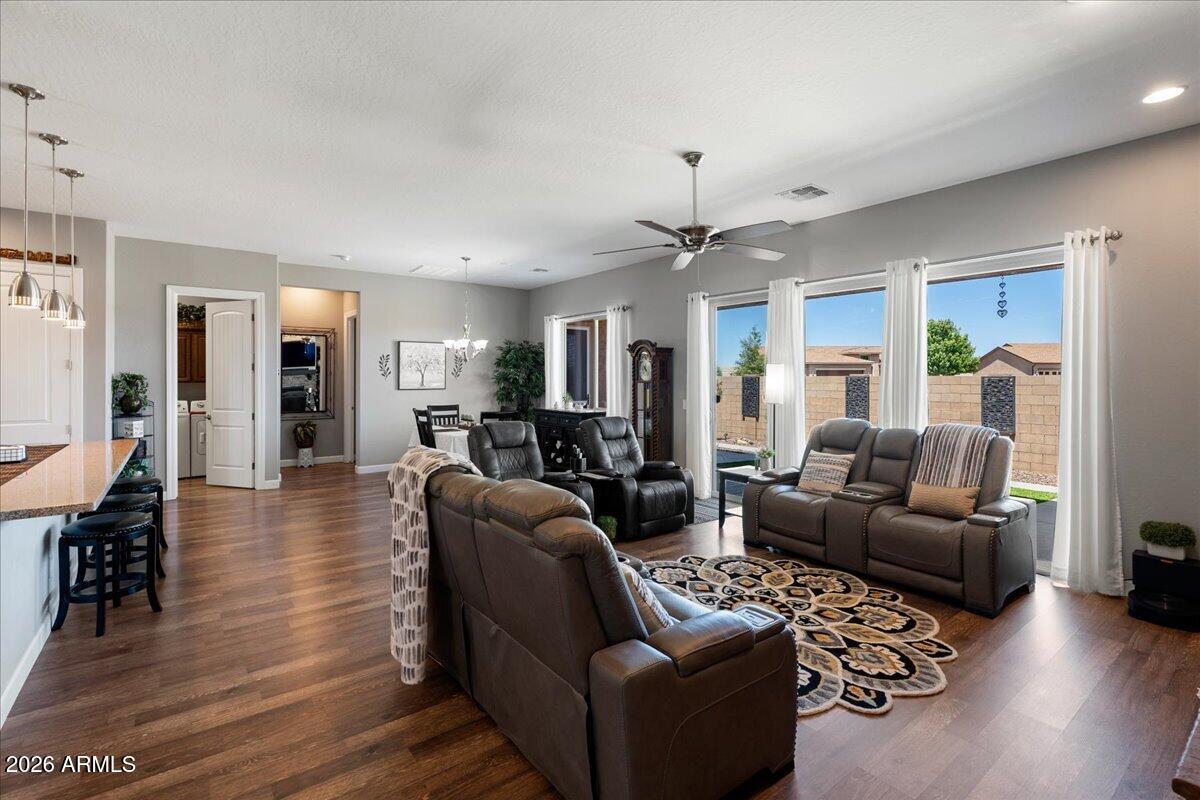 8174 N SUNSET Ridge