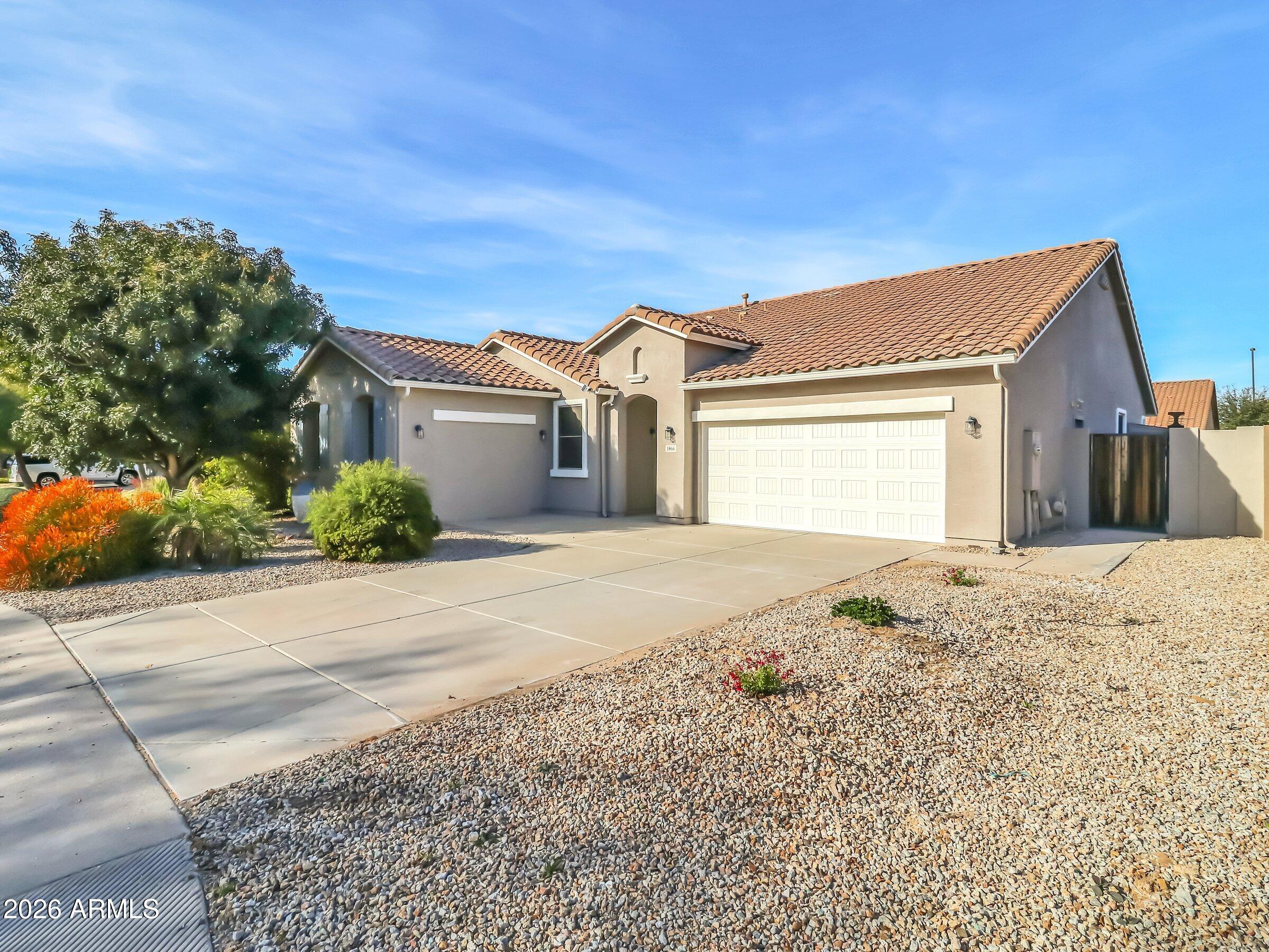 1866 E RAVENSWOOD Drive