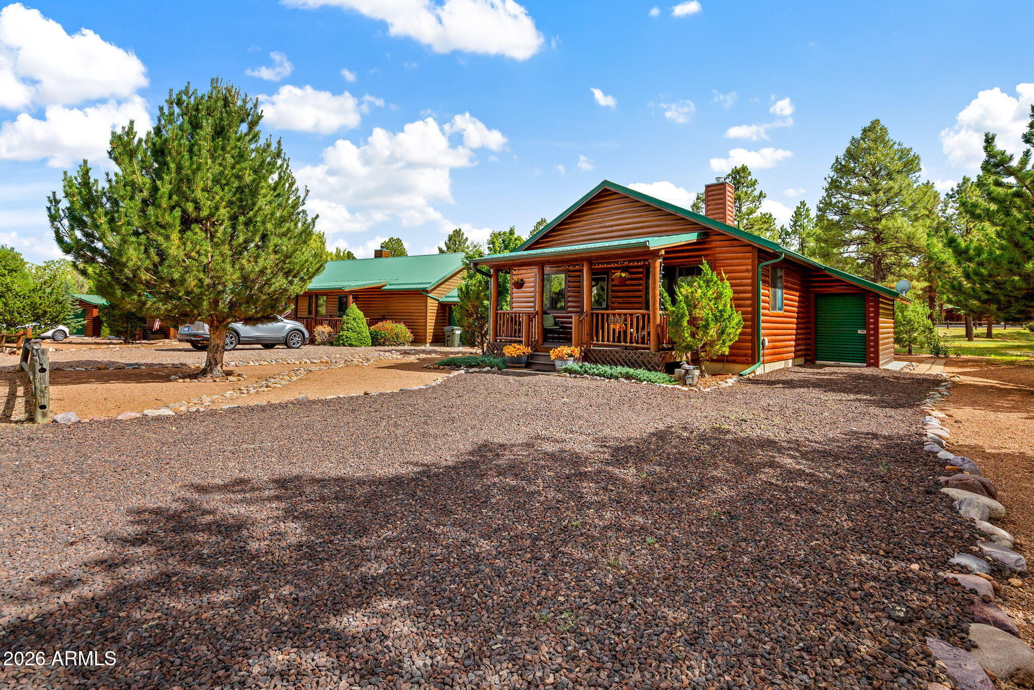2327 S Buffalo Loop --