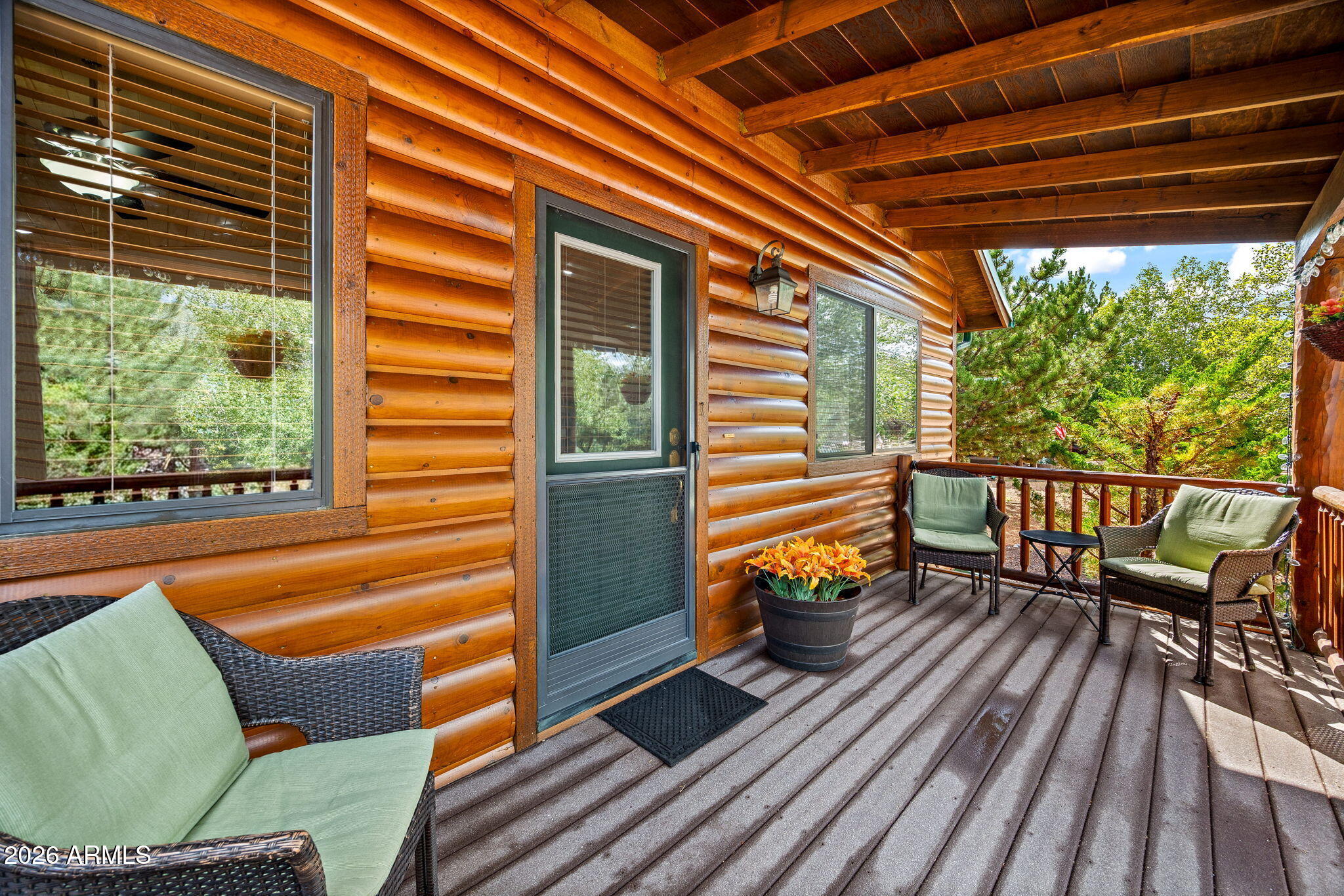 2327 S Buffalo Loop --