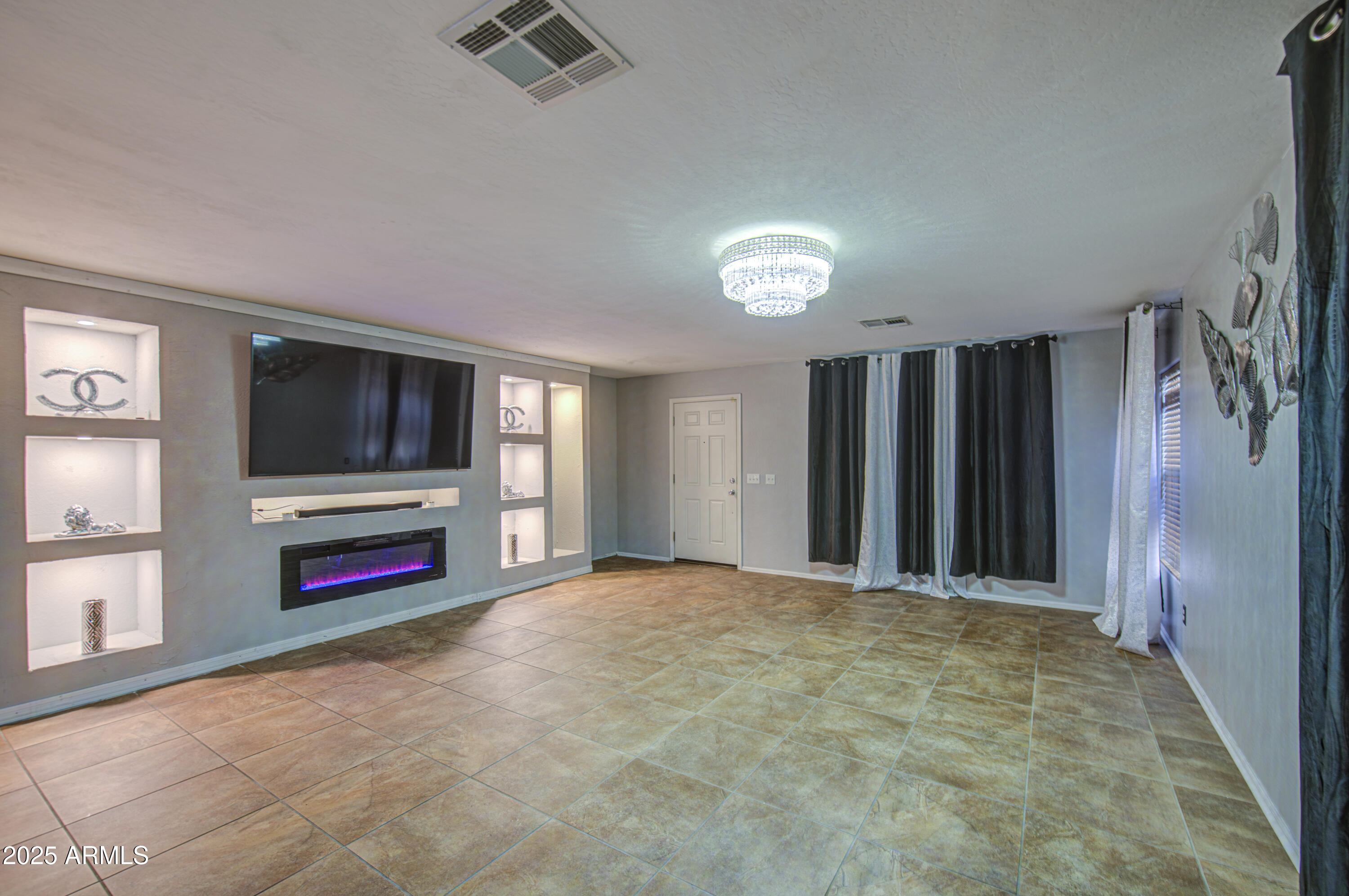 10817 W PIERSON Street