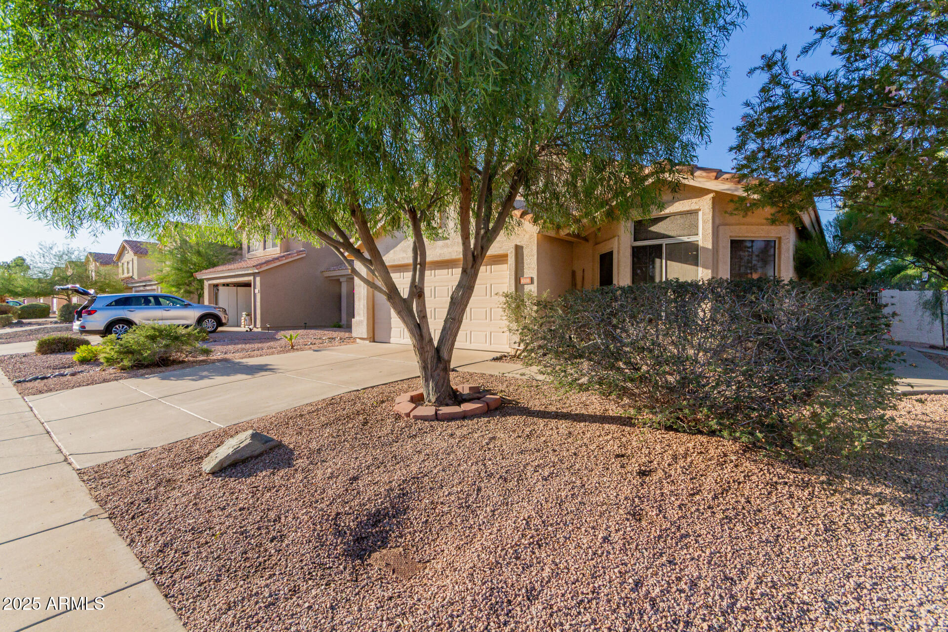 4318 E GRAYTHORN Avenue