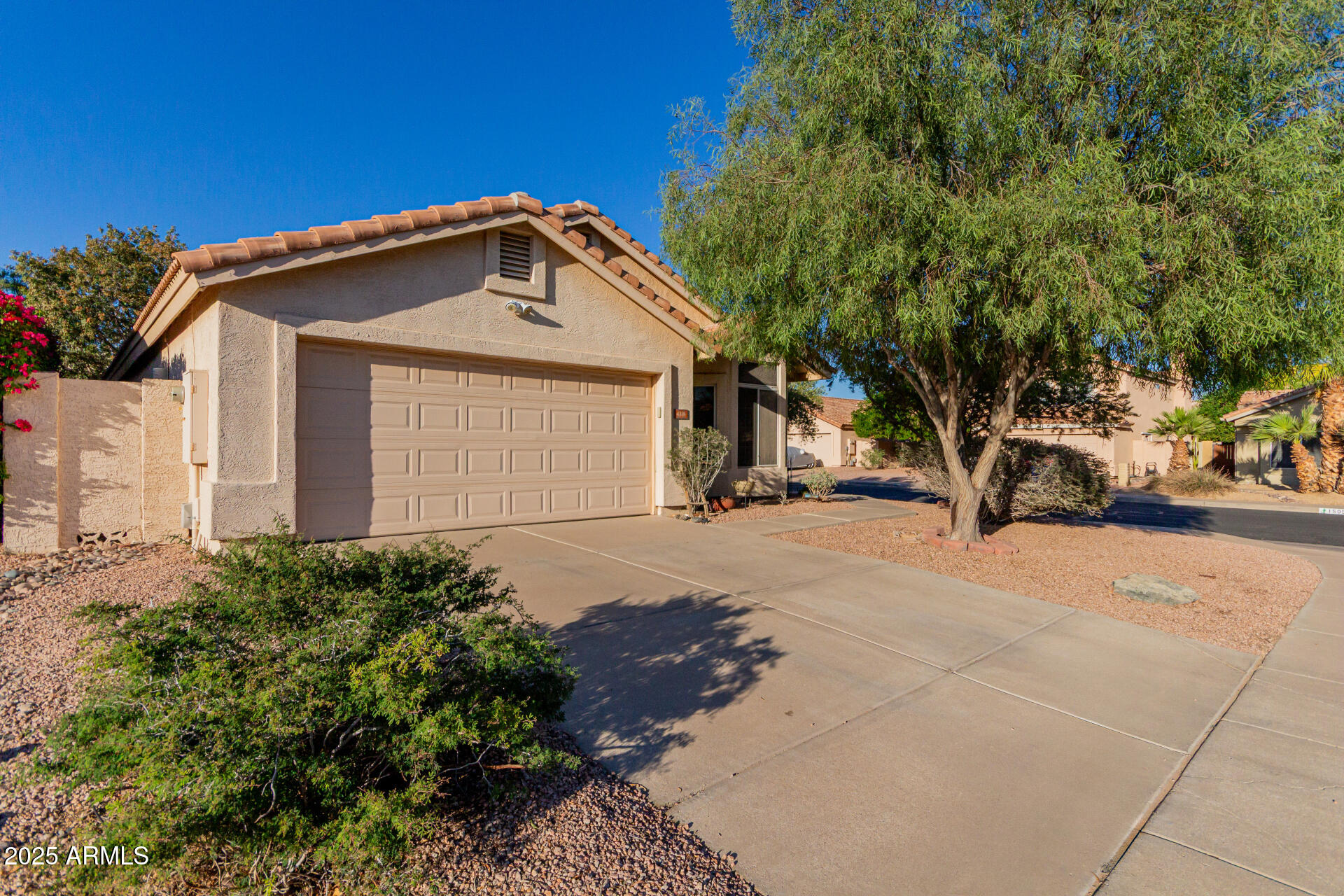 4318 E GRAYTHORN Avenue