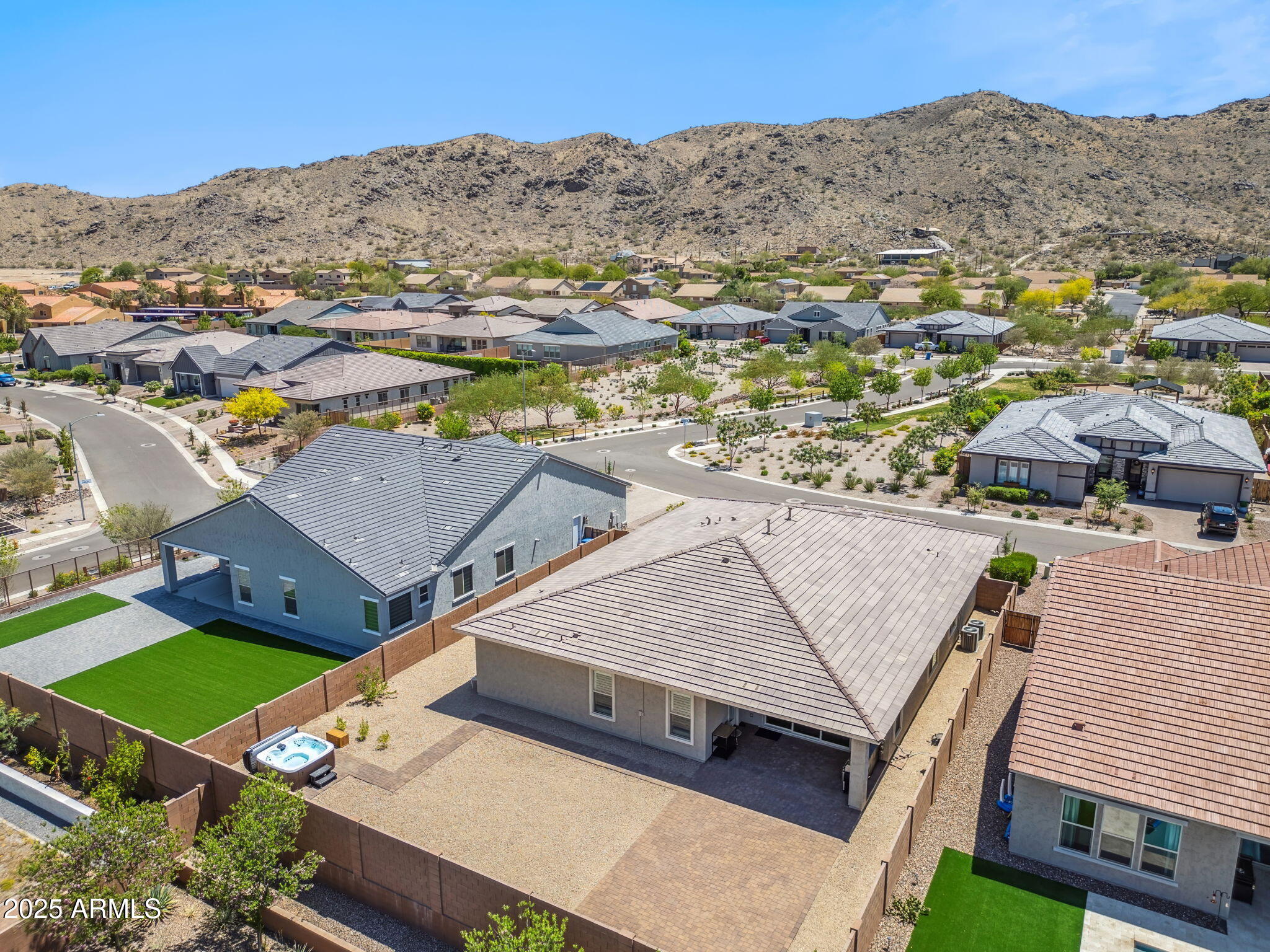 3366 E CONSTANCE Way