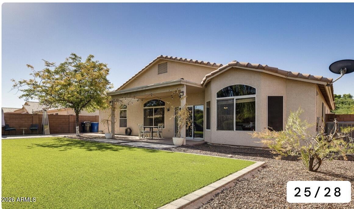 686 W FREMONT Drive