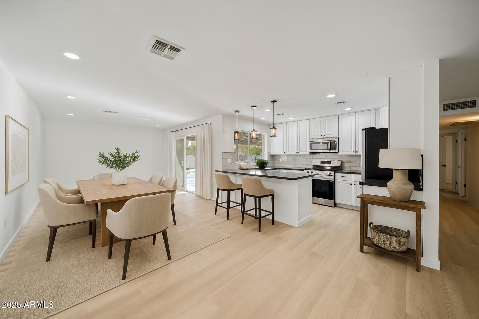 3401 E ALTADENA Avenue