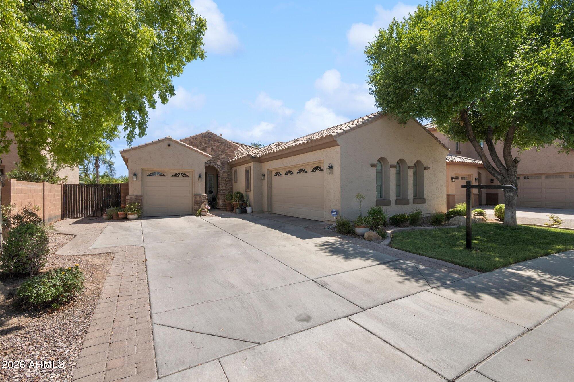 3105 E CLAXTON Court