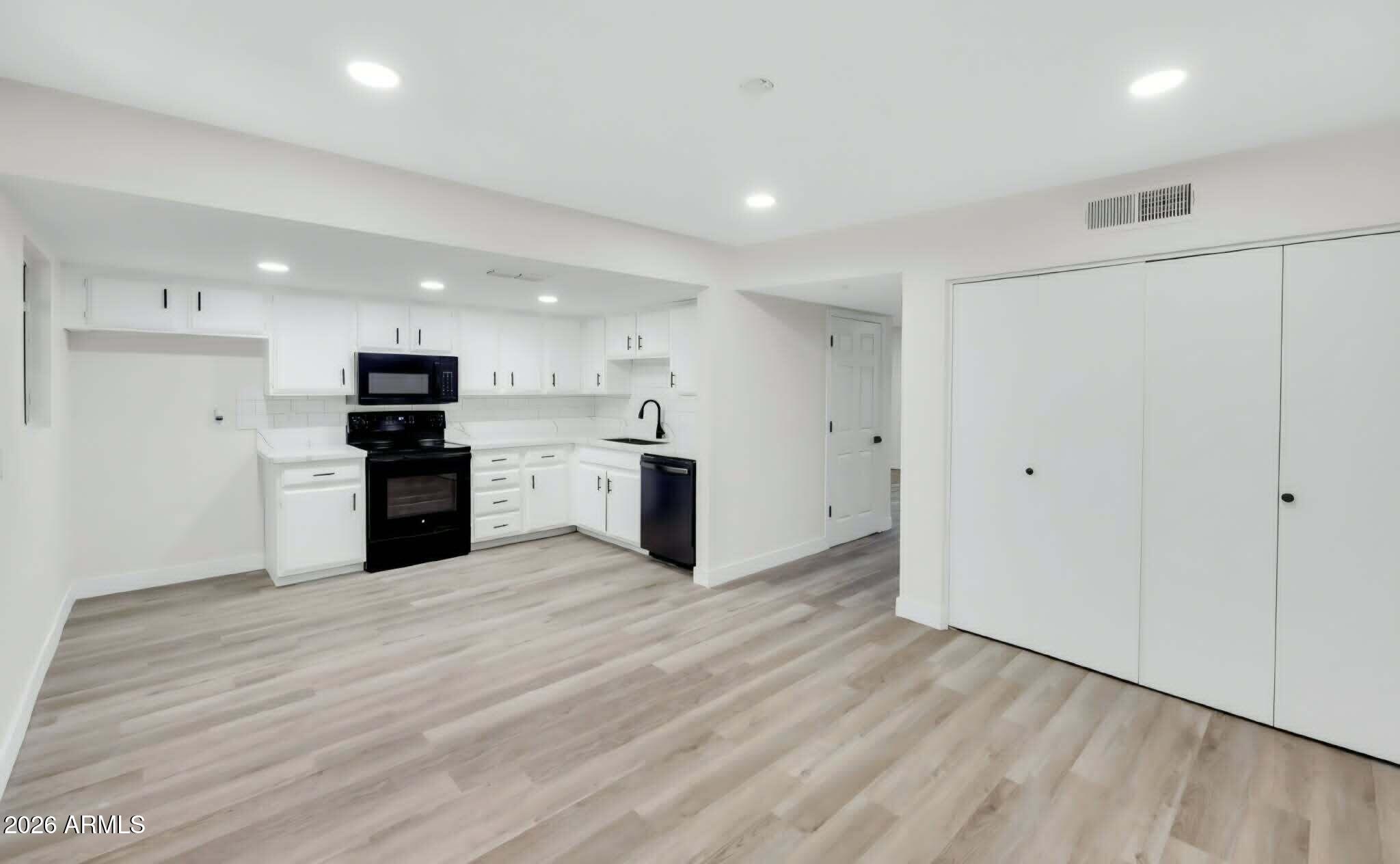 4818 W ROSE Lane