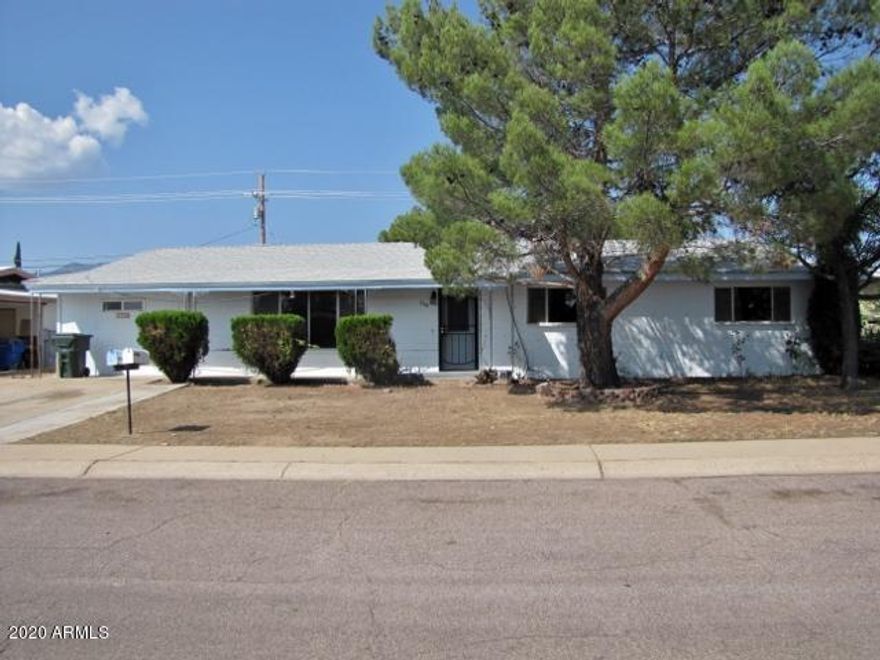 This 5BR/3BR, 1940 sq.ft. home is centrally located in Sierra Vista, AZ minutes from Ft. Huachuca, schools and shopping. The home has a pellet stove, washer & dryer and plenty of room for a large family.  Sewer & Sanitation paid by owner.  Call today. Pets on owner approval.
