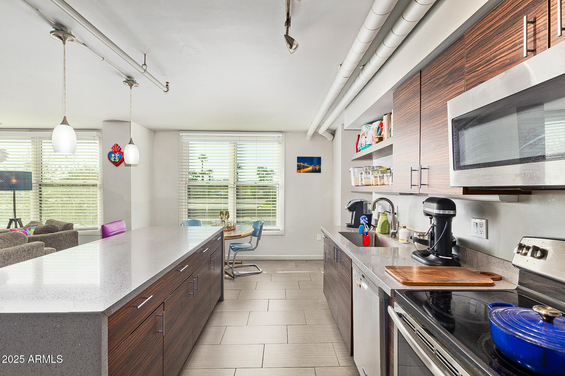 535 W THOMAS Road 208