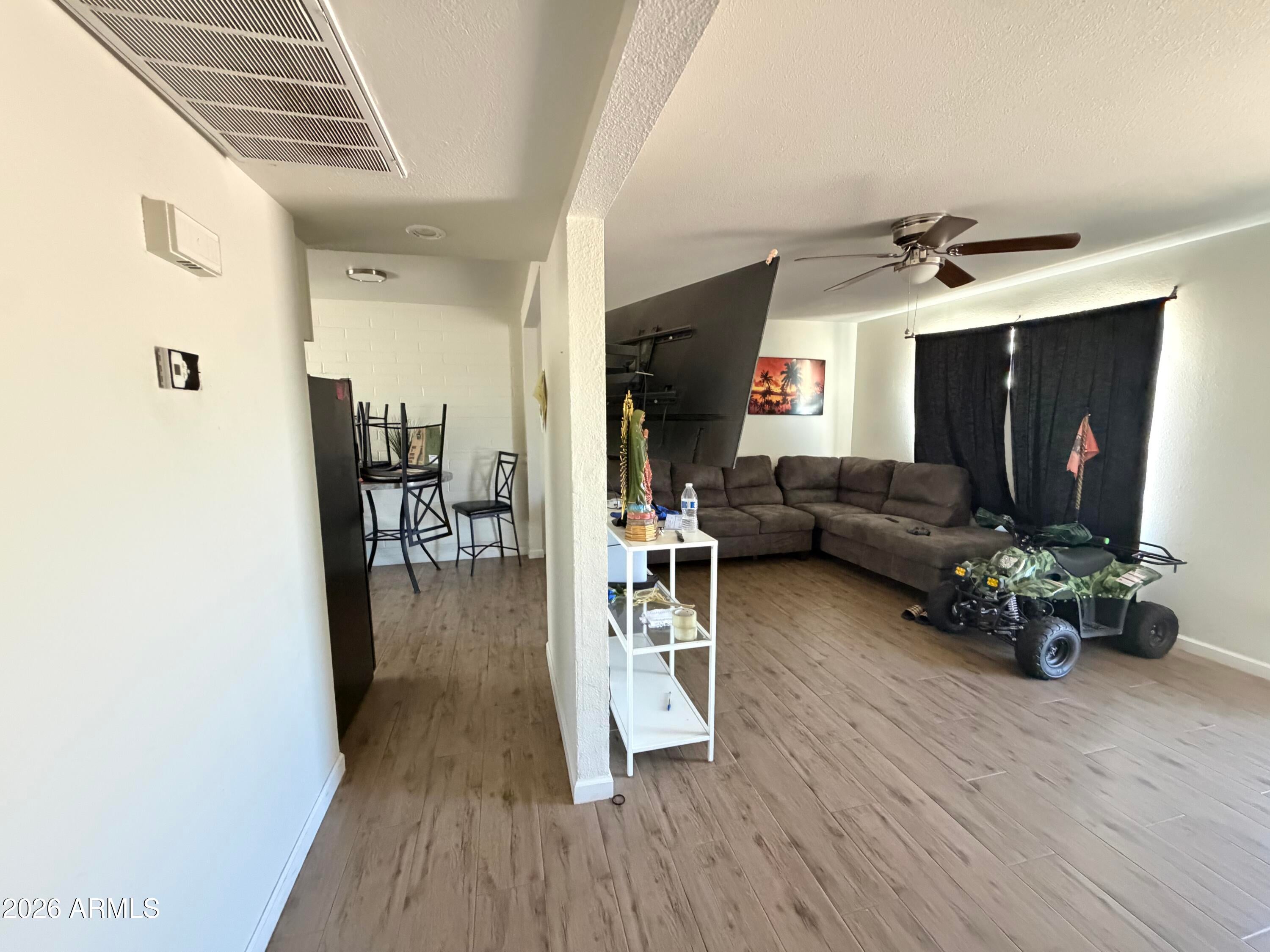 127 W CALDWELL Street