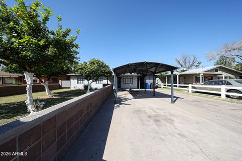 2816 N 33RD Place Phoenix AZ 85008