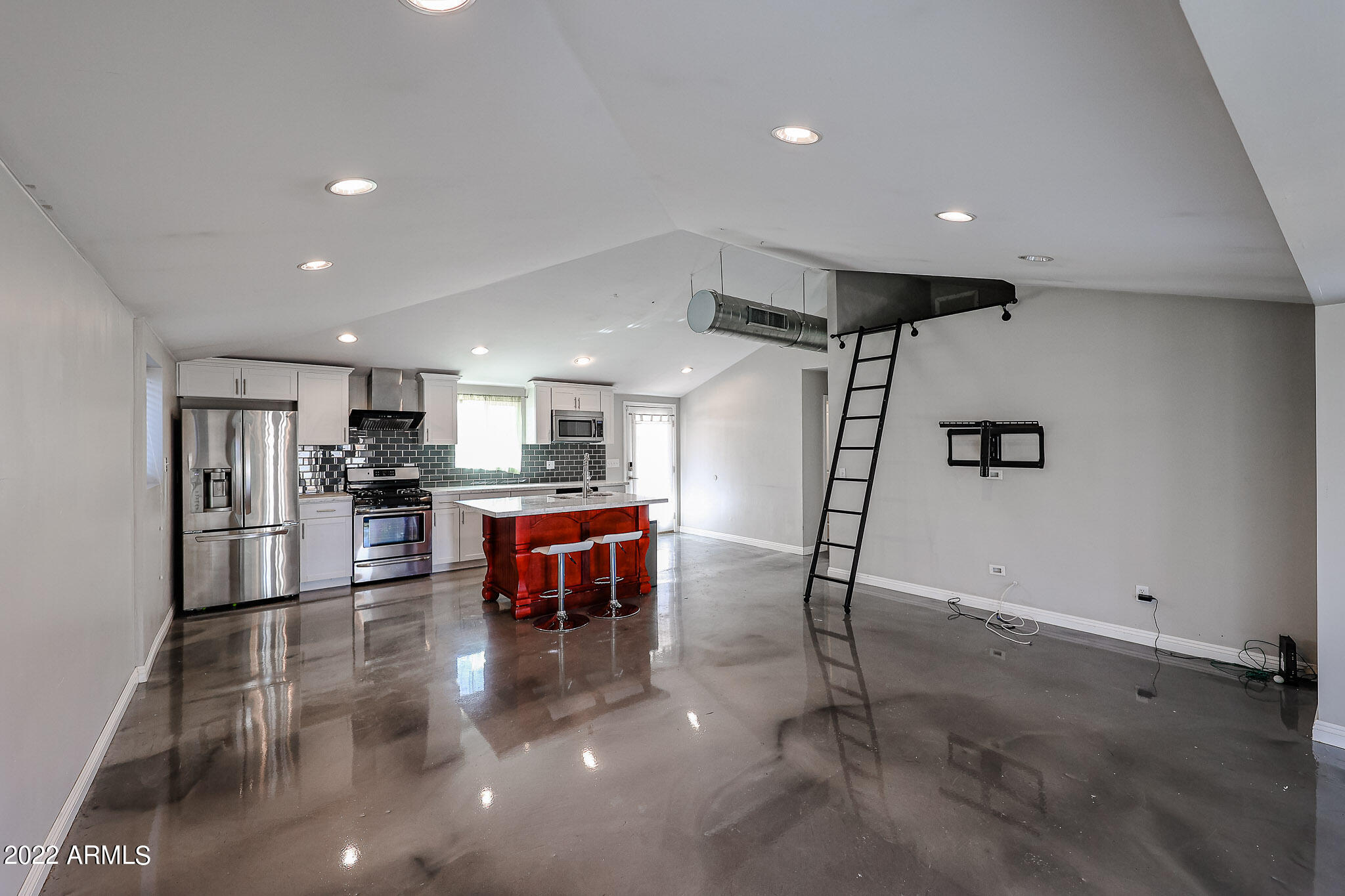 1034 E ELM Street