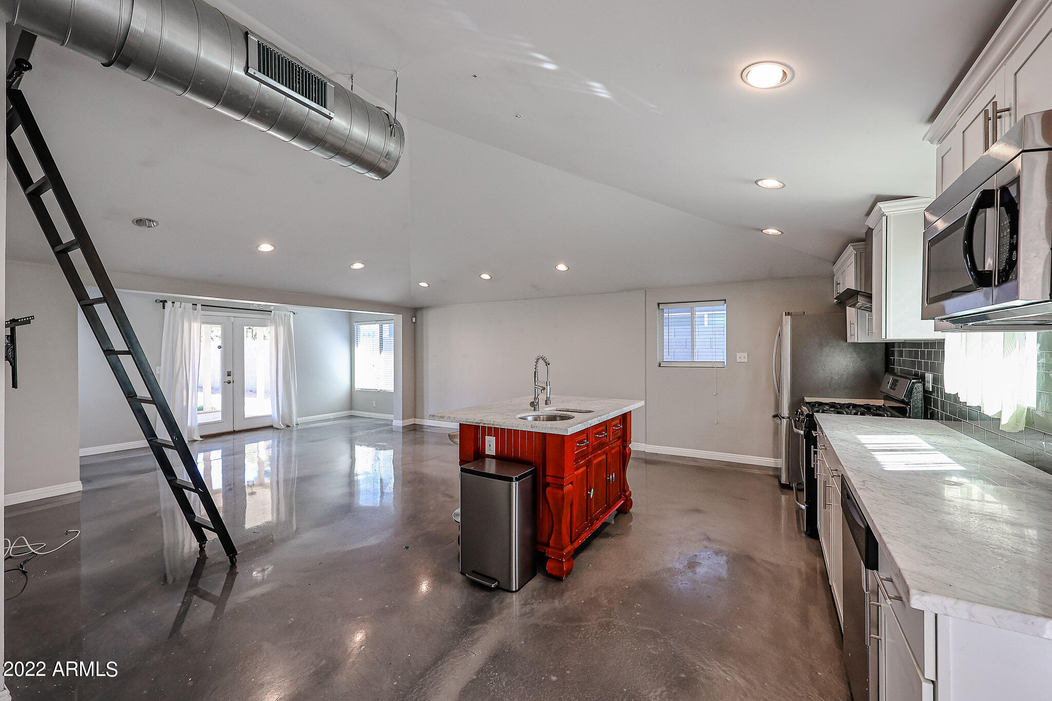 1034 E ELM Street
