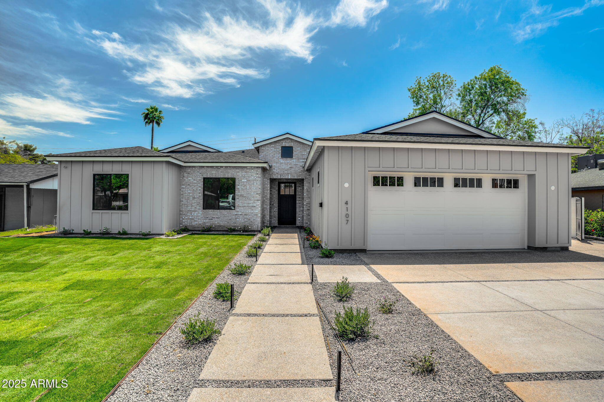 4107 E Edgemont Avenue