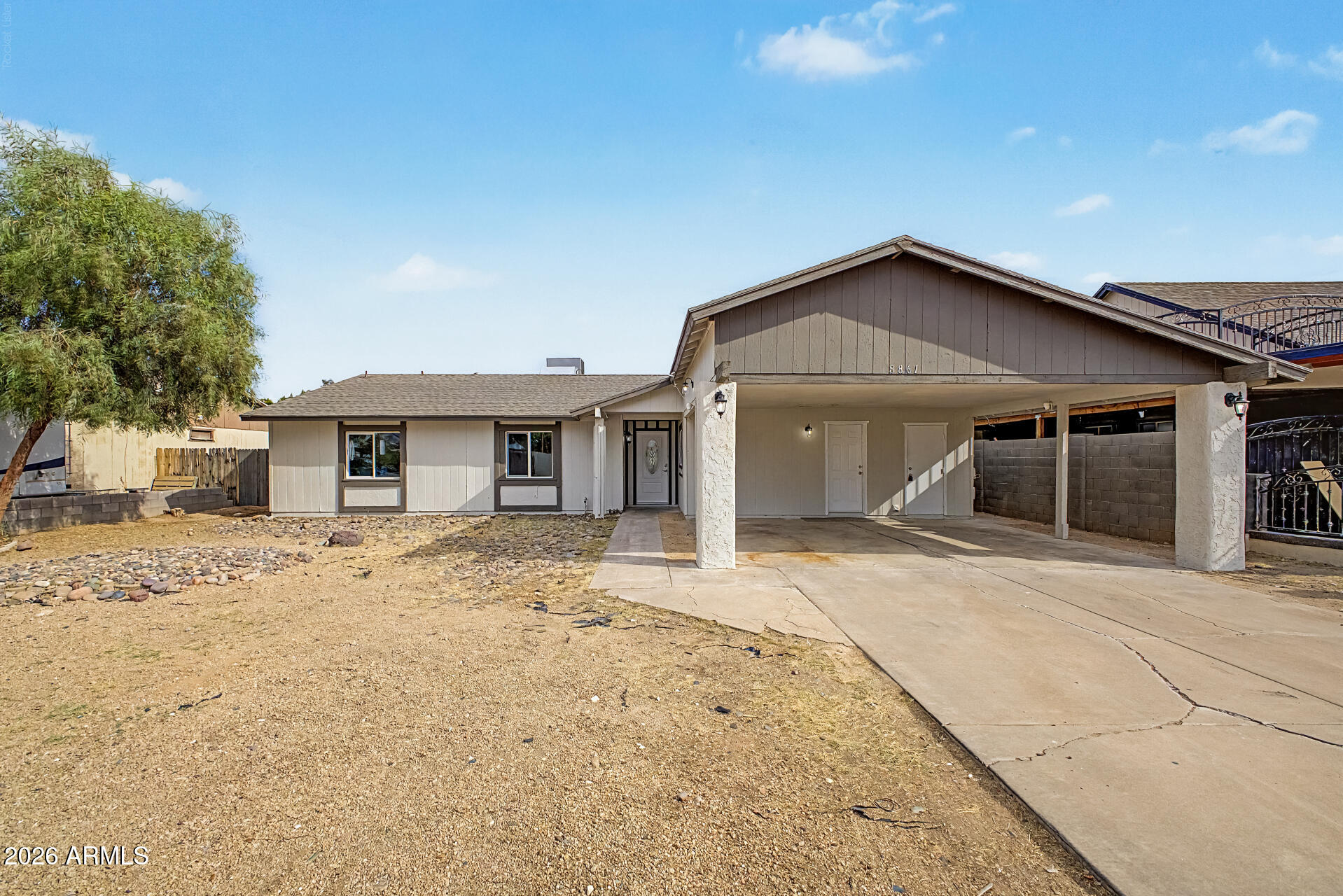 8861 W WELDON Avenue