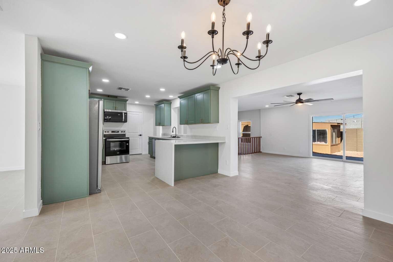 1802 E ARDMORE Drive