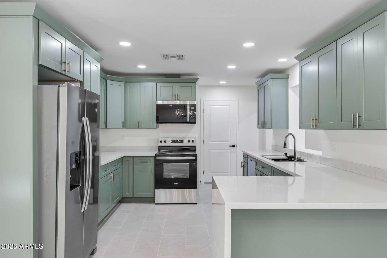 1802 E ARDMORE Drive