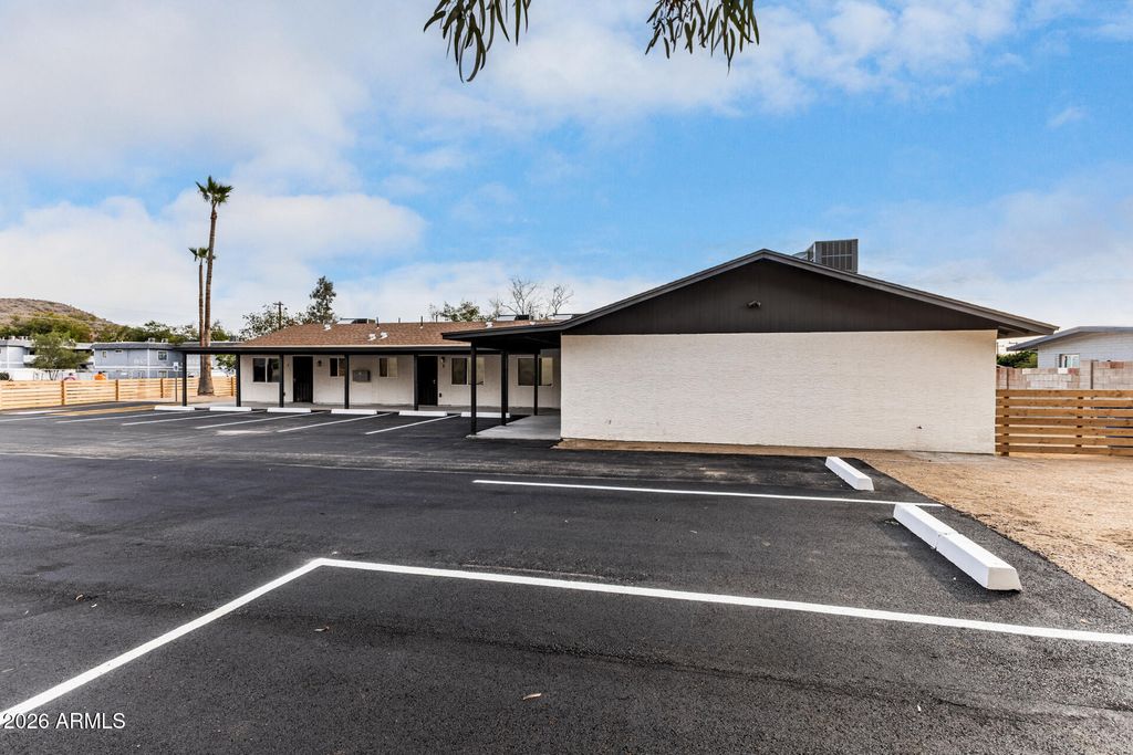 Photo of 11230 N 17th Avenue, Phoenix, AZ 85029 (MLS # 6976249)