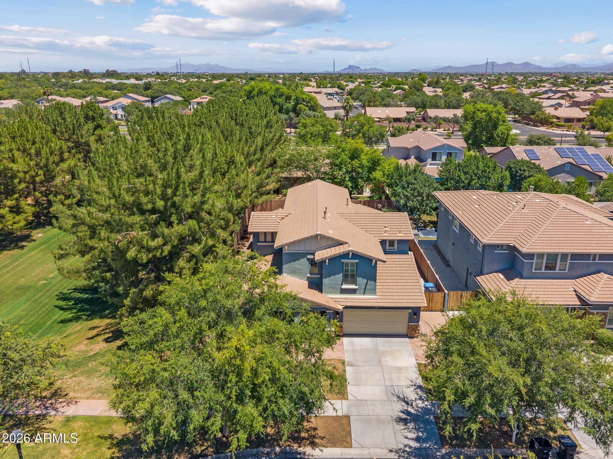 3822 E COMSTOCK Drive