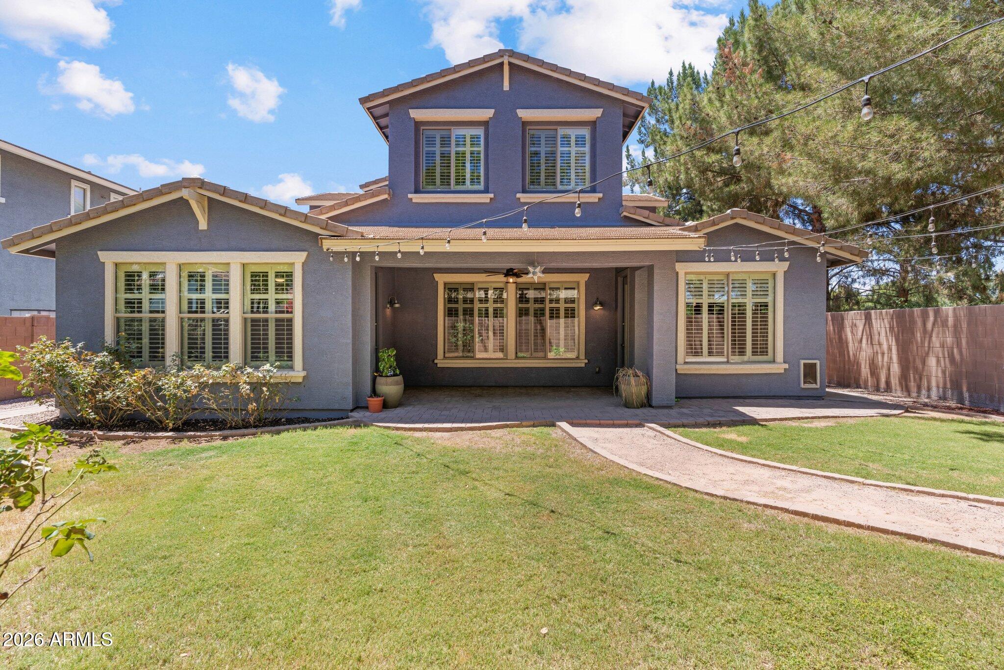 3822 E COMSTOCK Drive