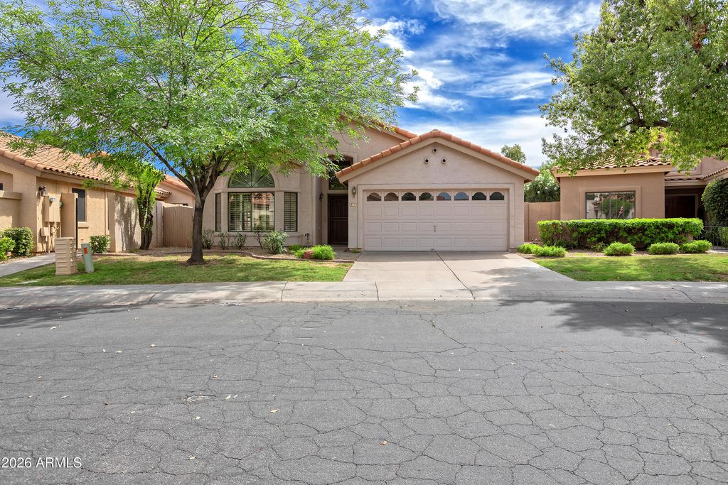 Photo of 57 E Ranch Road, Tempe, AZ 85284 (MLS # 7017517)