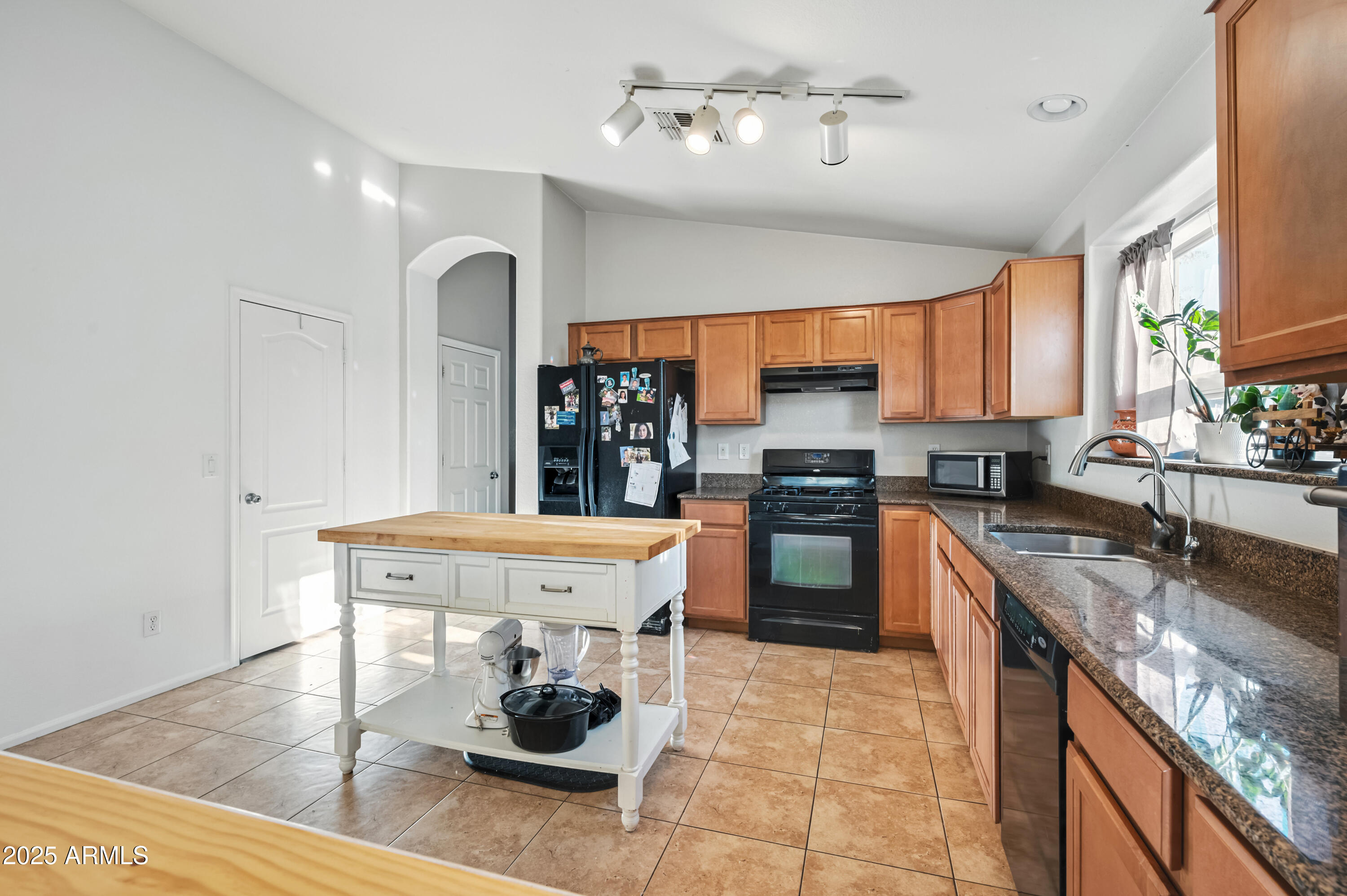 16120 W KENDALL Street