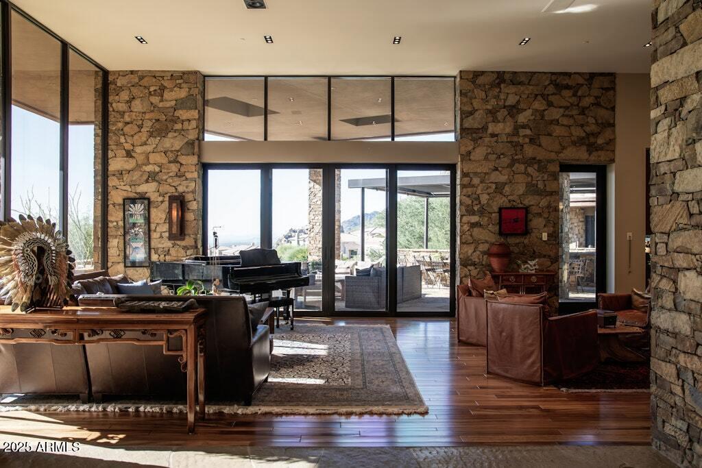 11225 E Whispering Ridge Way