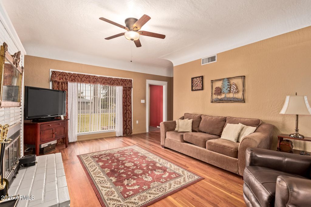 Photo of 7604 N 59th Avenue, Glendale, AZ 85301 (MLS # 6985159)