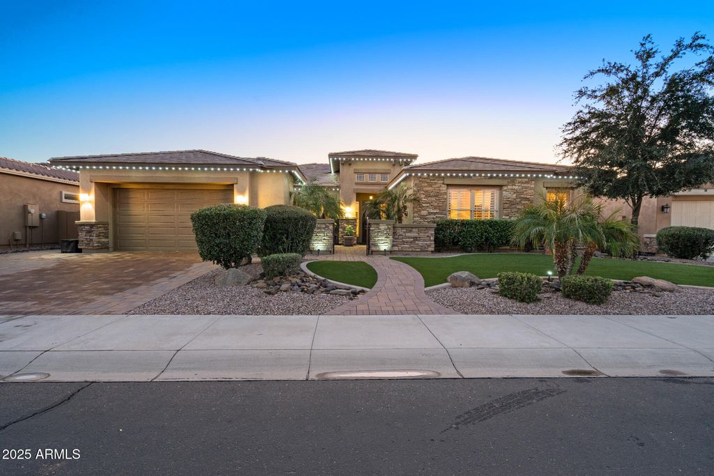 Photo of 3781 E Chestnut Lane, Gilbert, AZ 85298 (MLS # 6957540)