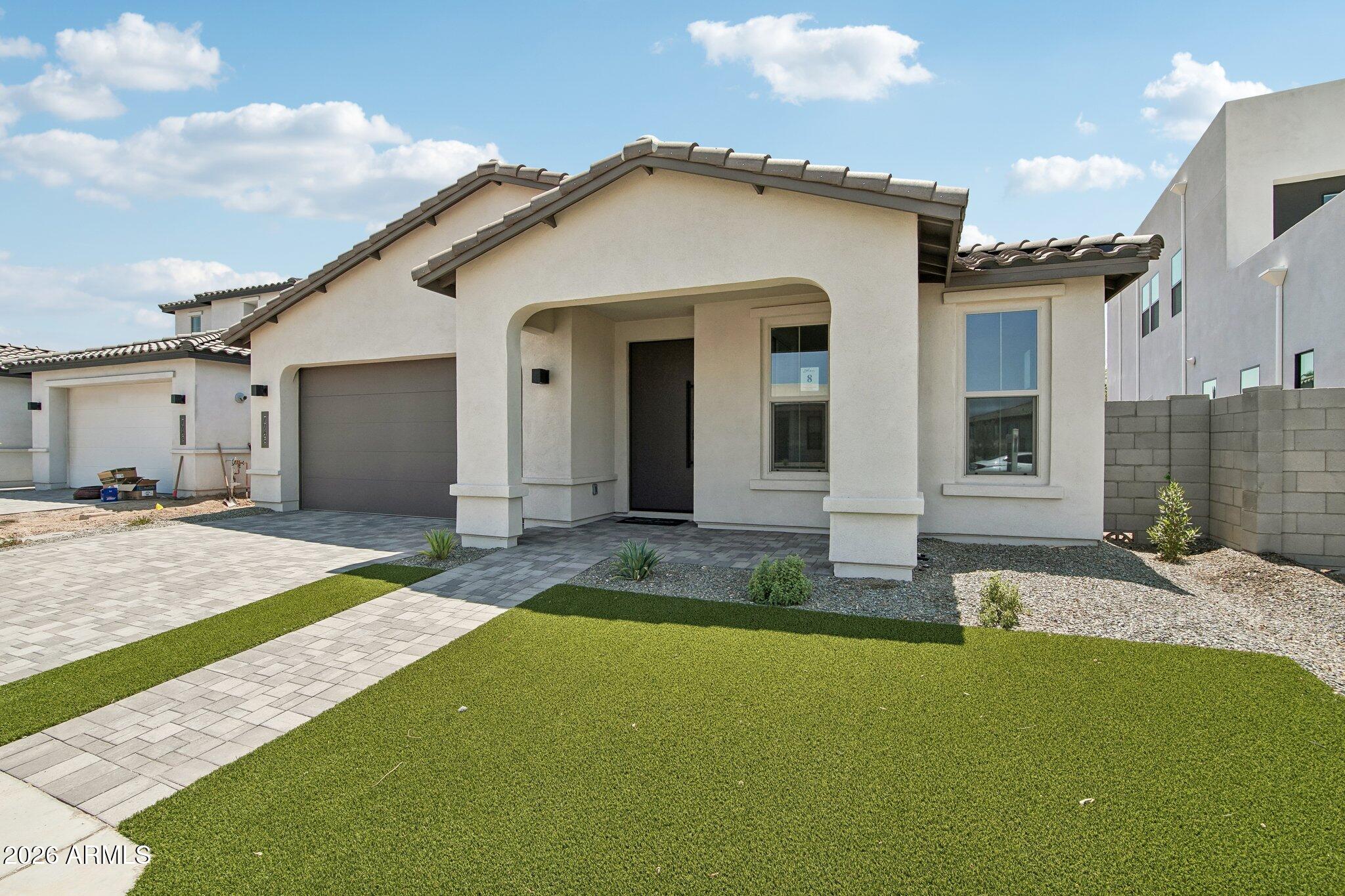 7945 W LOMA Lane