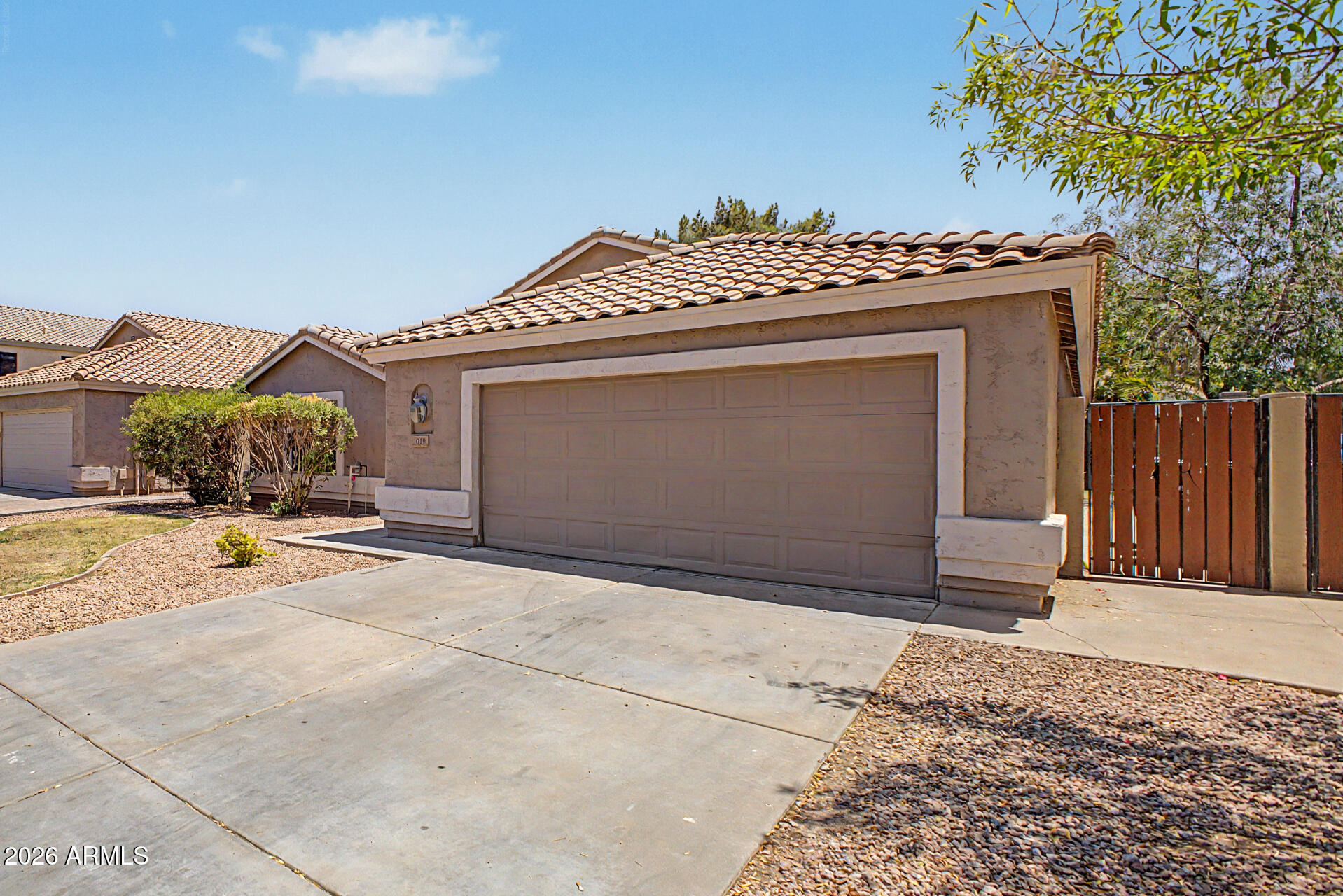 1019 E WINDSOR Drive