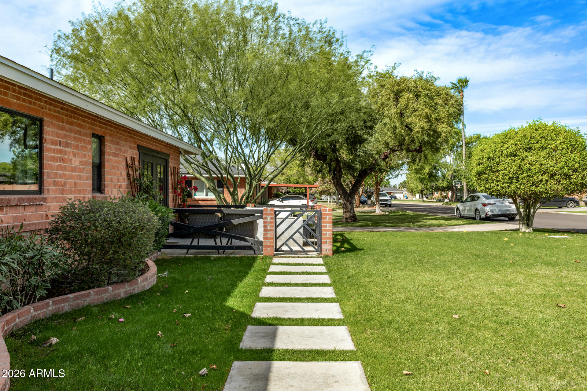 1903 E PALO VERDE Drive