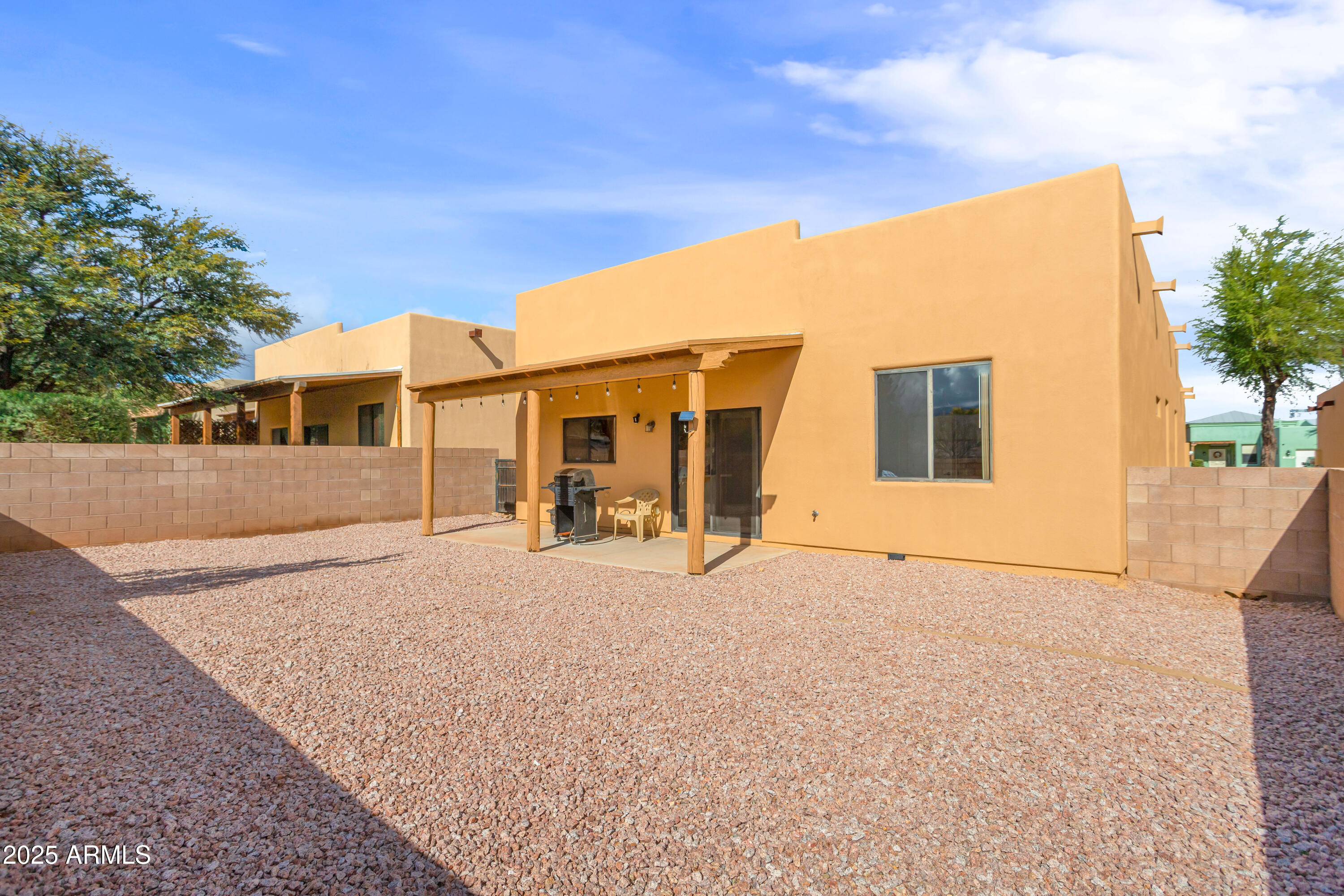LEGENDS VALIENTE 2 - Residential