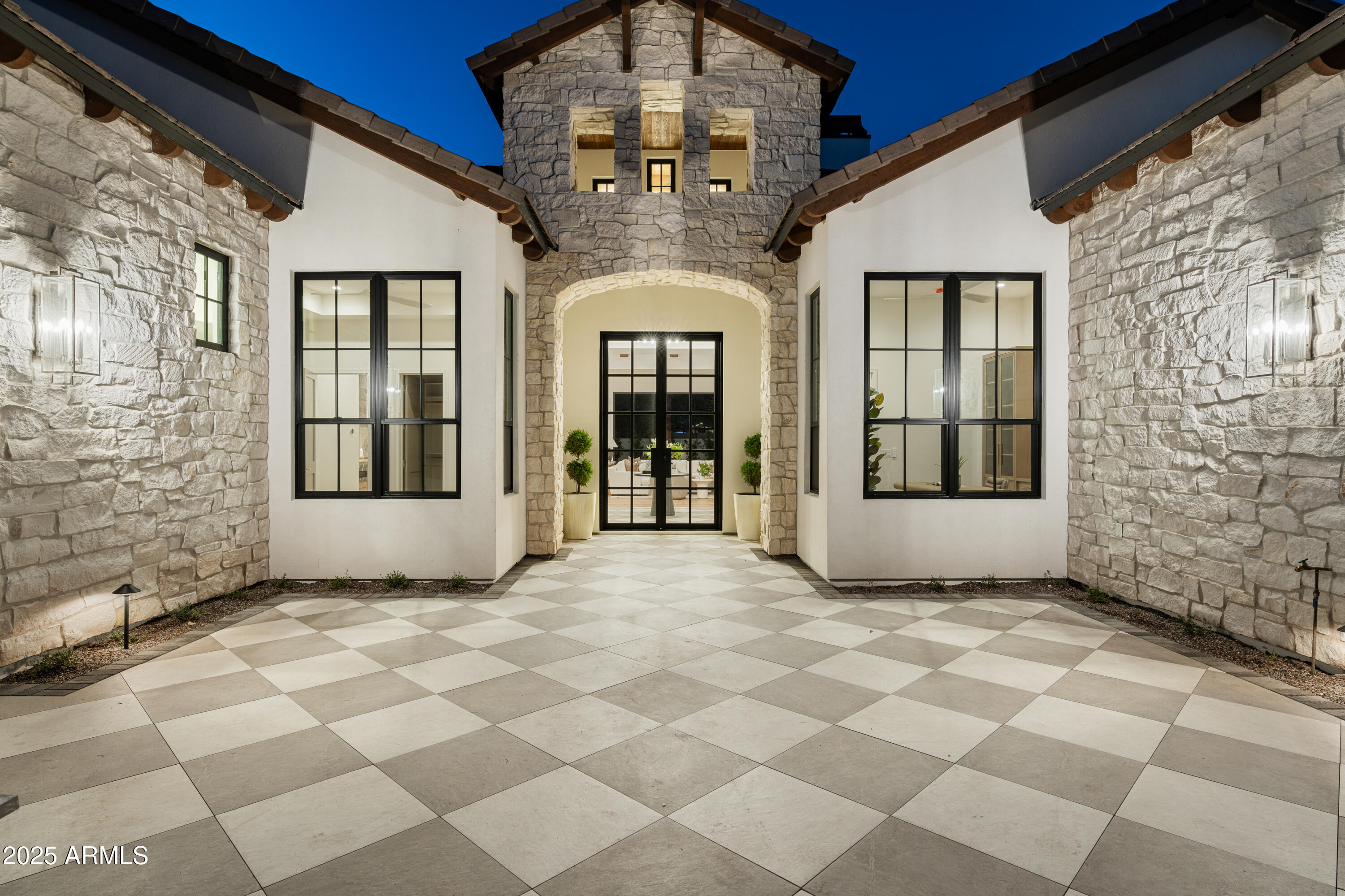 6302 E CALLE DEL NORTE --