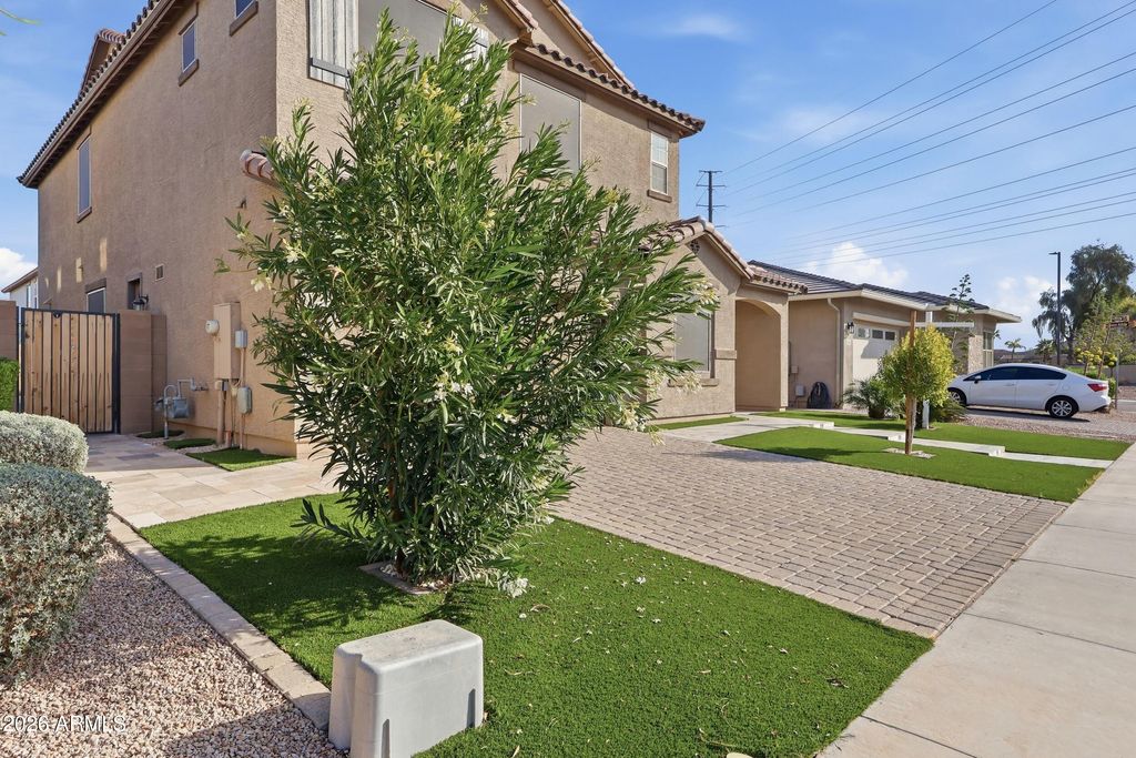 Photo of 550 E Zion Place, Chandler, AZ 85249 (MLS # 6989554)