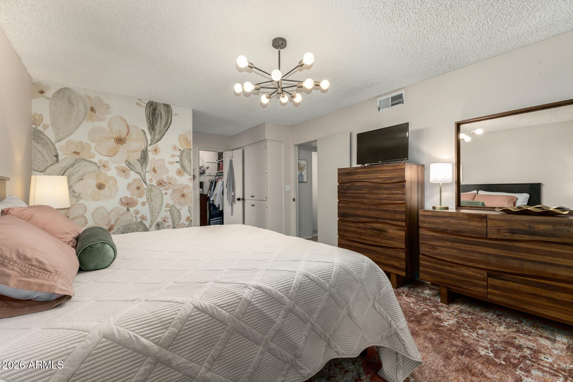 9933 W MOUNTAIN VIEW Road