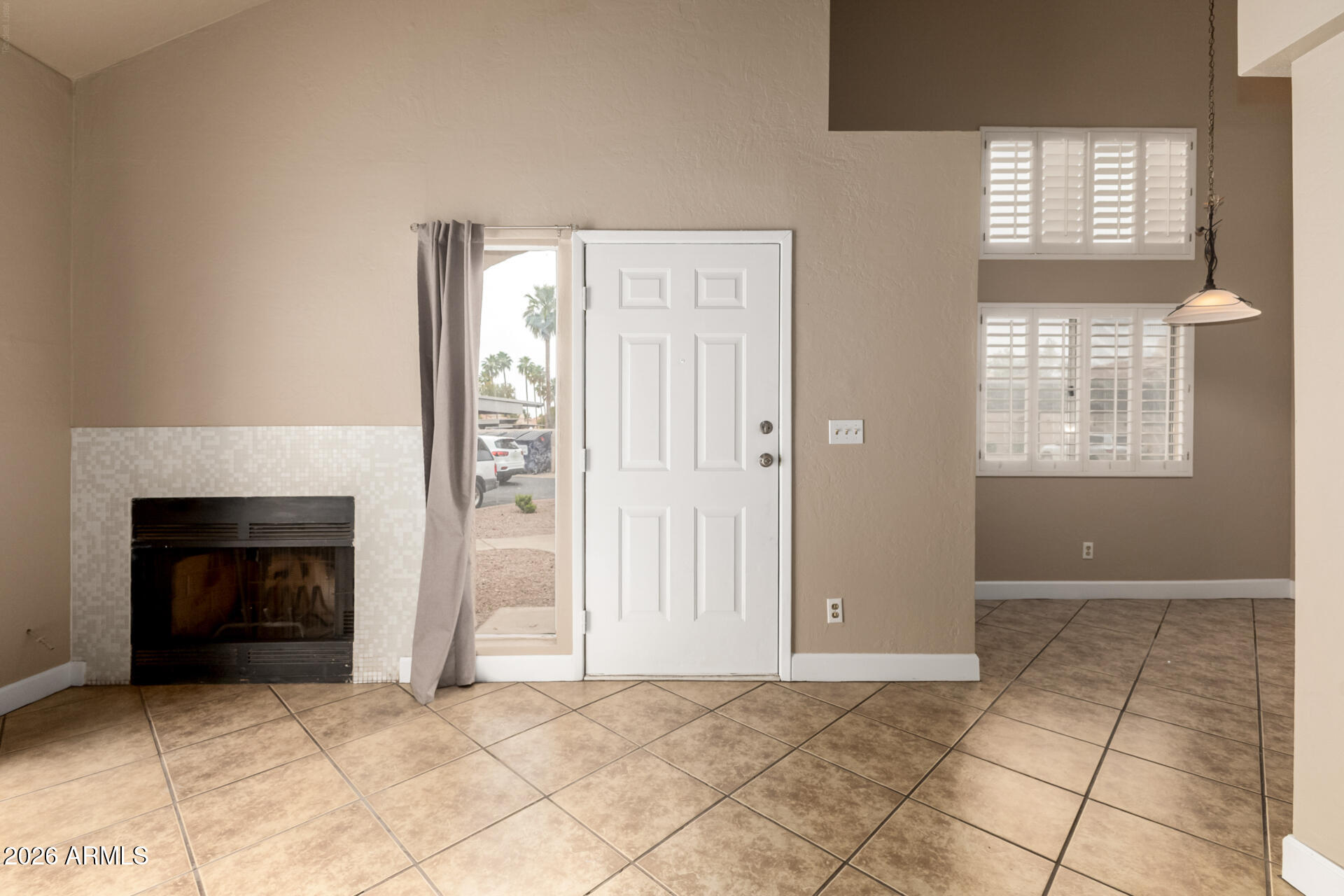 2019 W LEMON TREE Place 1108