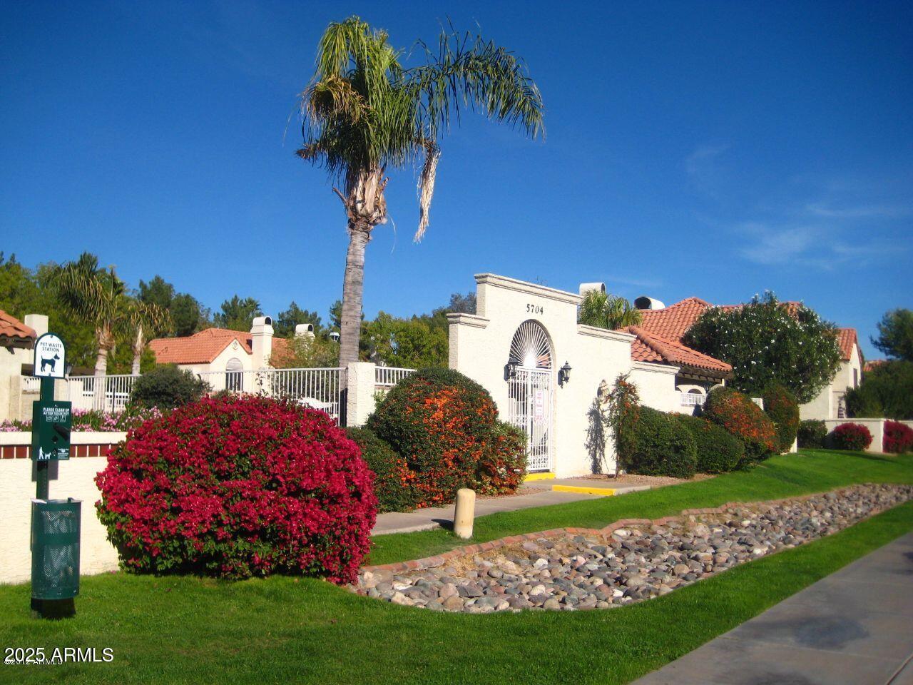 5704 E AIRE LIBRE Avenue 1215