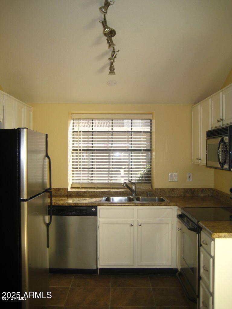 5704 E AIRE LIBRE Avenue 1215