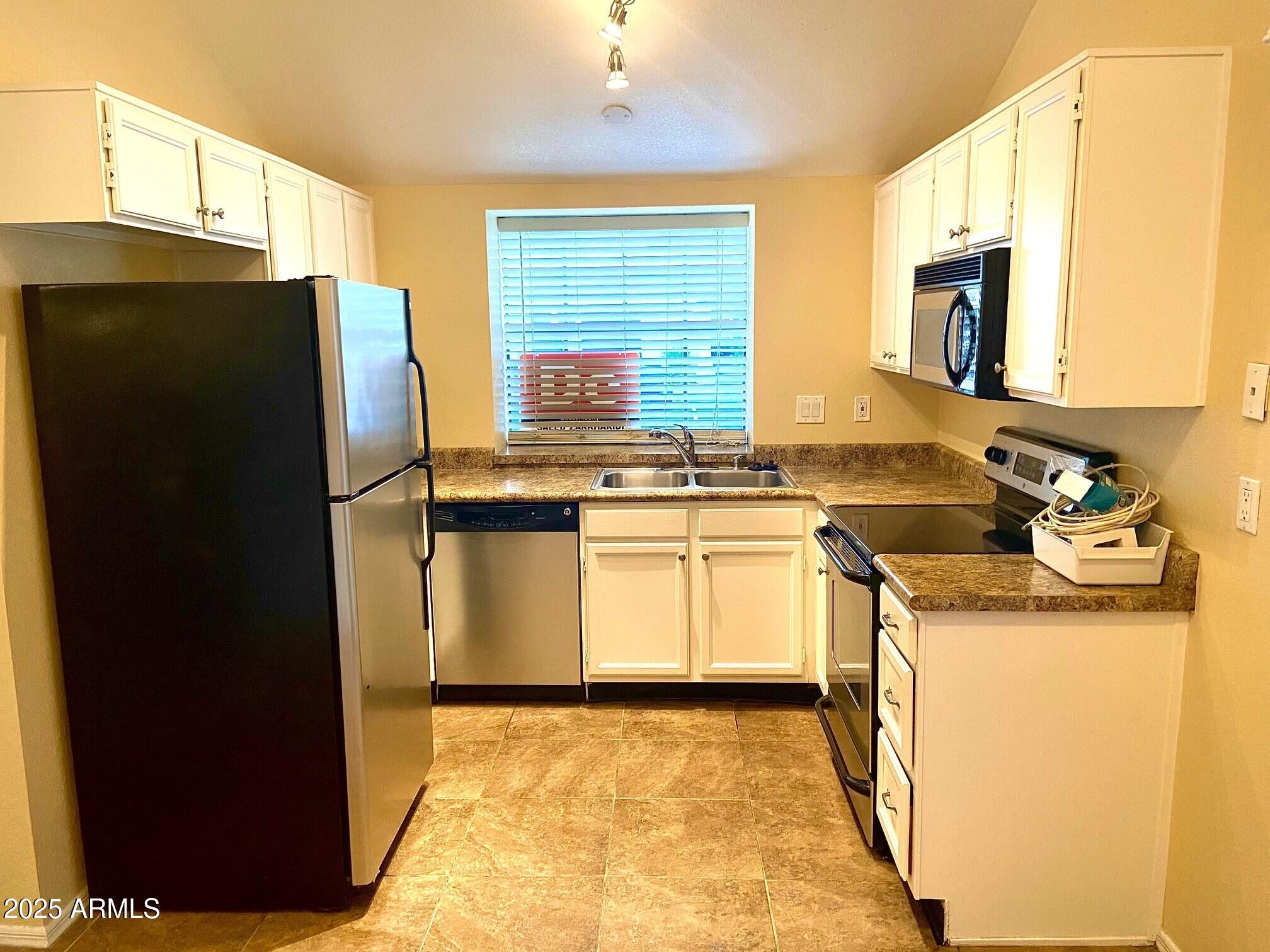 5704 E AIRE LIBRE Avenue 1215