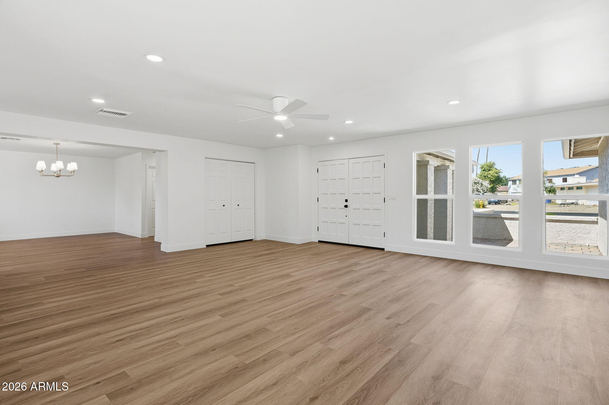 1915 E INGLEWOOD Street